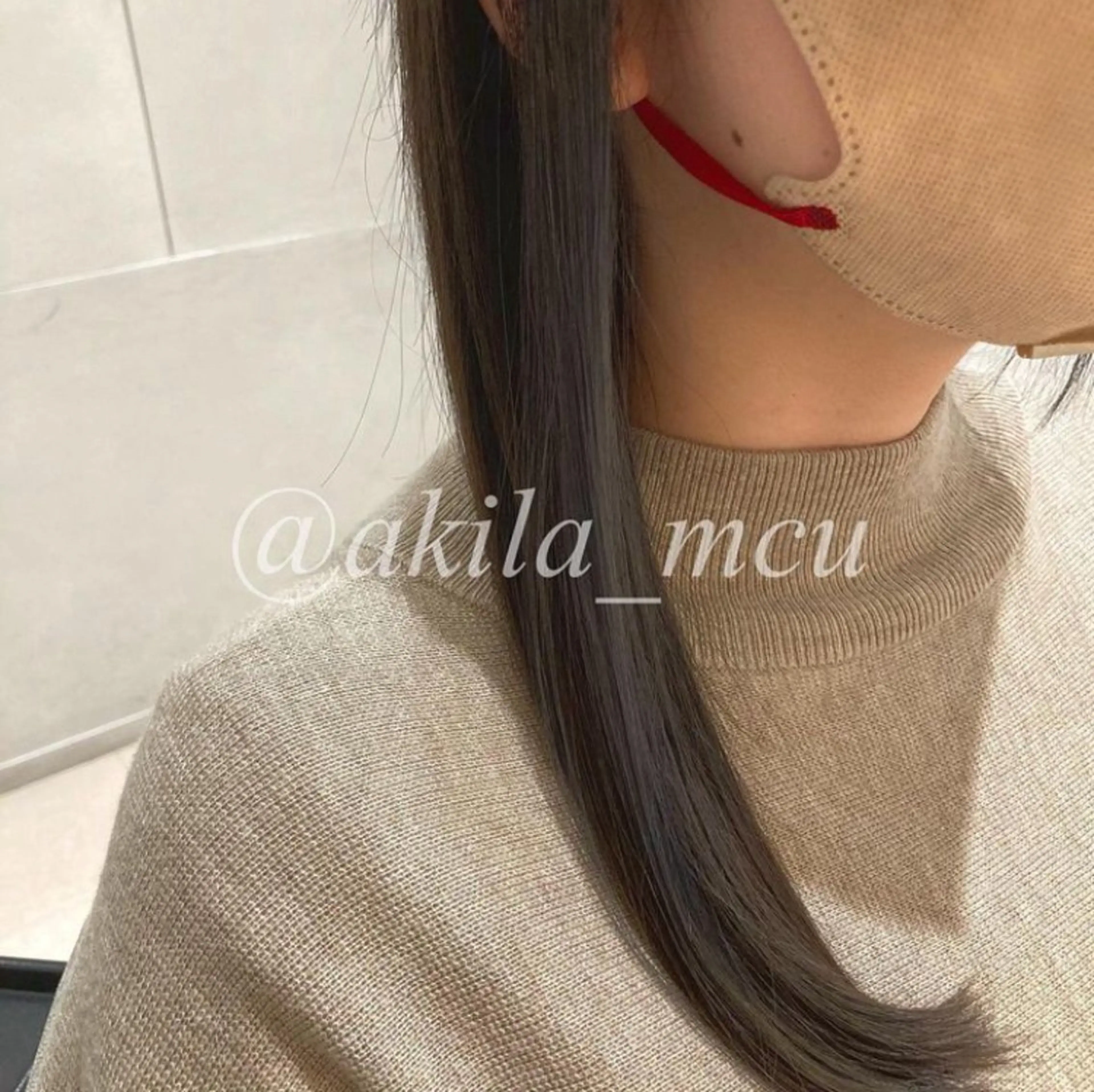 ロング カラー ヘアアレンジ アッシュ アッシュグレー ブリーチ 透明感カラー ダブルカラー エグチ アキラのヘアスタイル