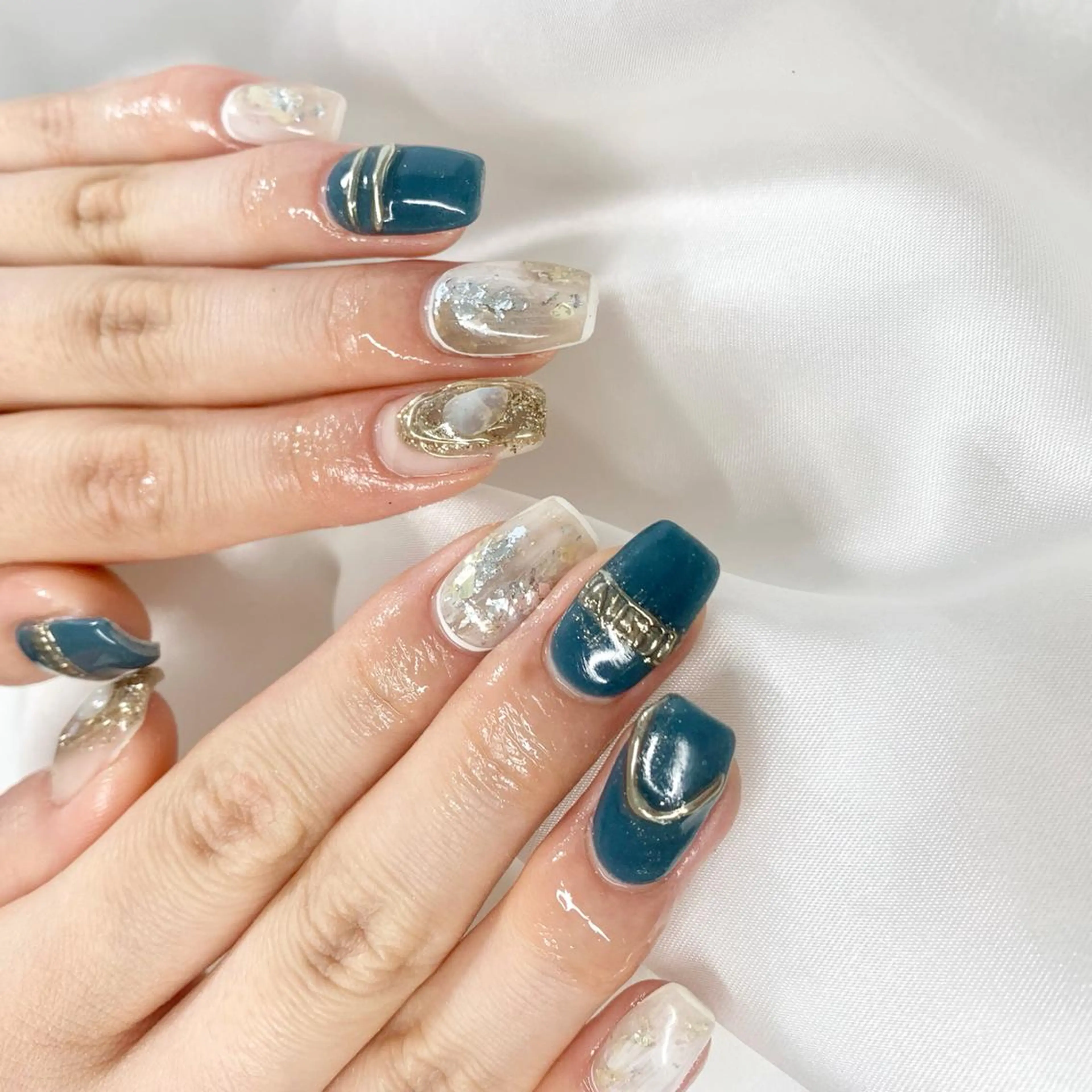 ネイル アートネイル ミラーネイル ニュアンスネイル pu muのネイルデザイン