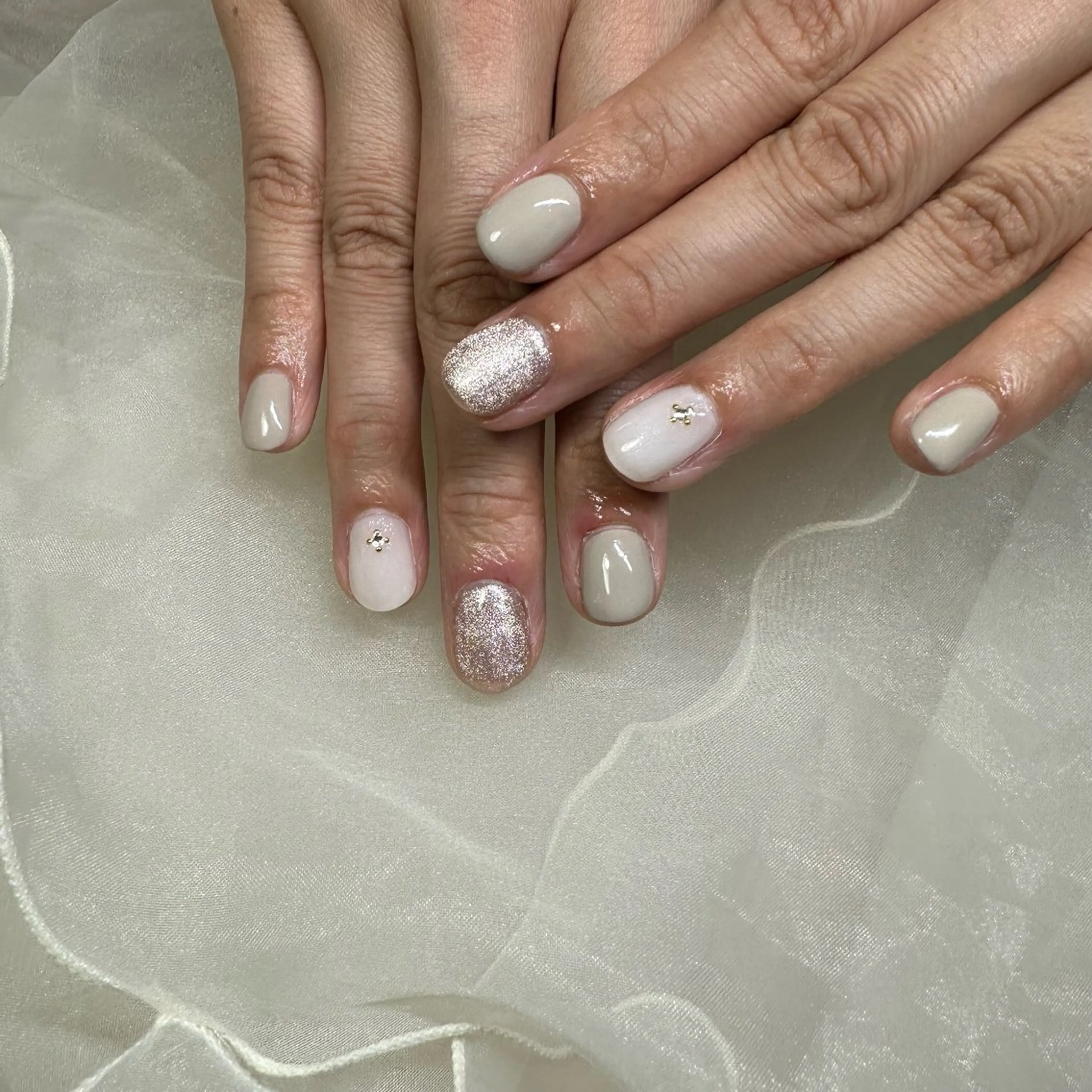 ネイル ワンカラーネイル ストーンネイル salon de 4H所属・小林 麻里のネイルデザイン