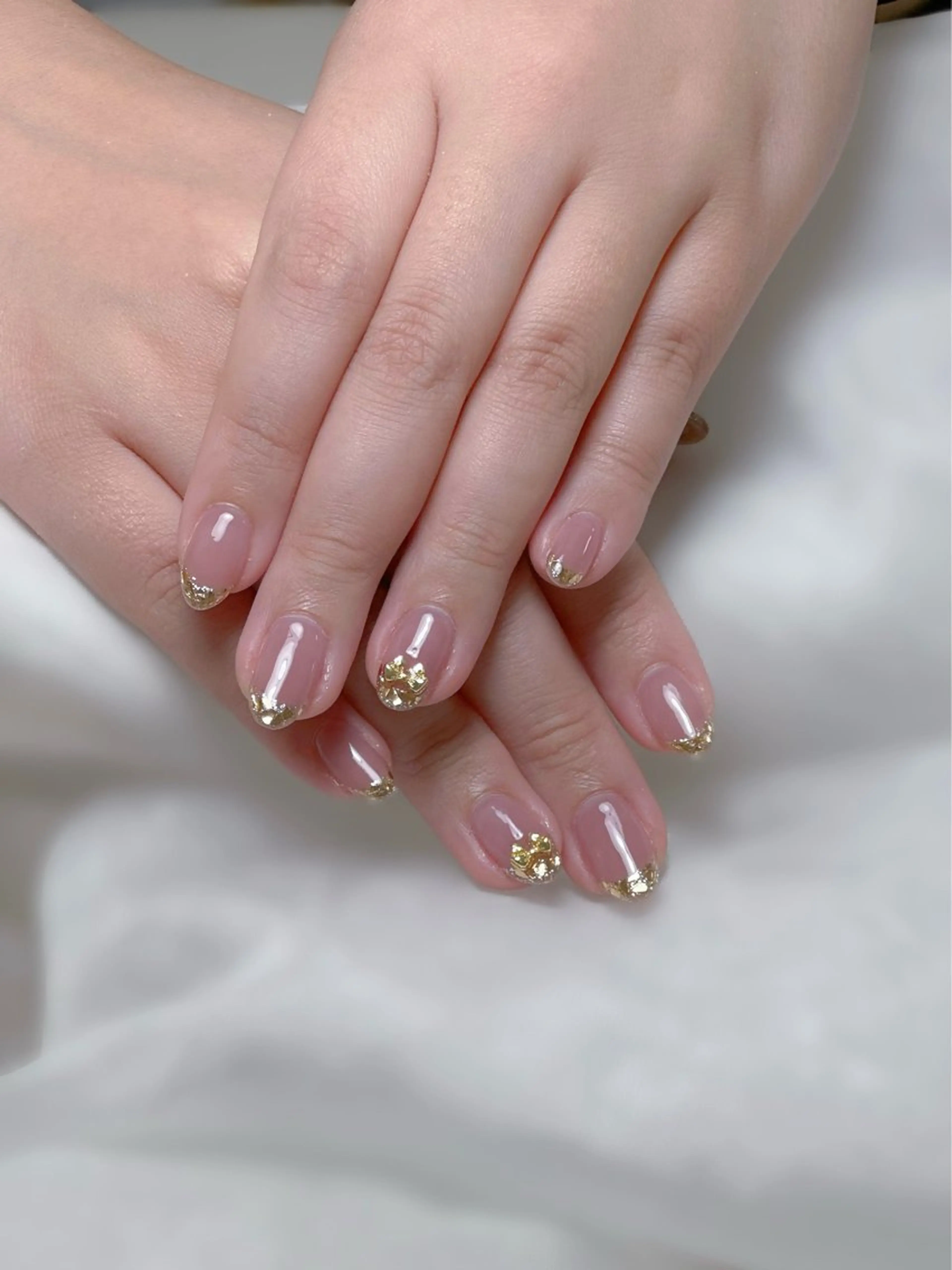ネイル フレンチネイル ガラスフレンチ キラキラネイル ハンドネイル Maggie nailクロのネイルデザイン