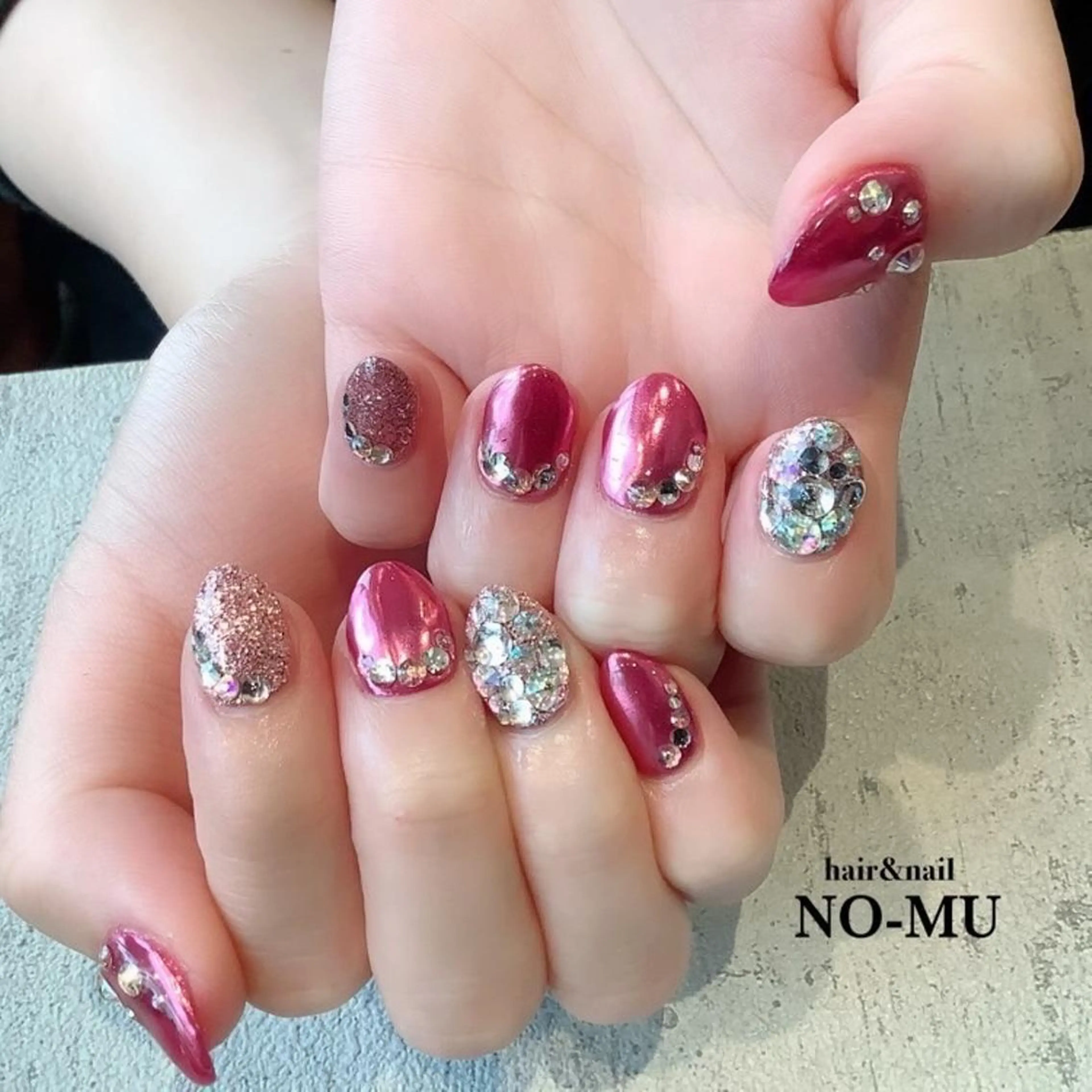 ネイル キラキラネイル ハンドネイル hair&nail NO-MU所属・hair&nail NO-MUのネイルデザイン