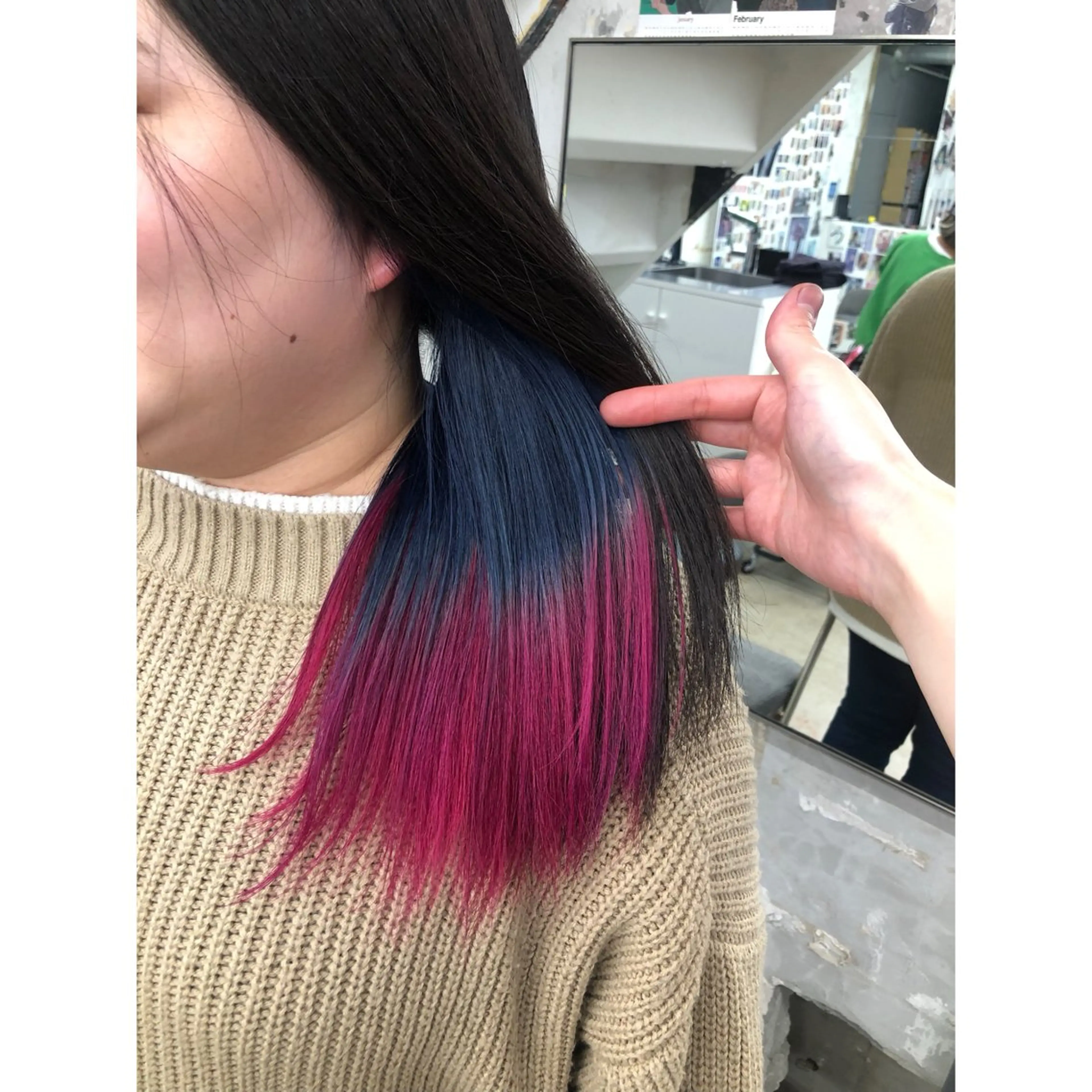 セミロング カラー ブリーチ インナーカラー 推しカラー✨ オタク美容師ユウカのヘアスタイル