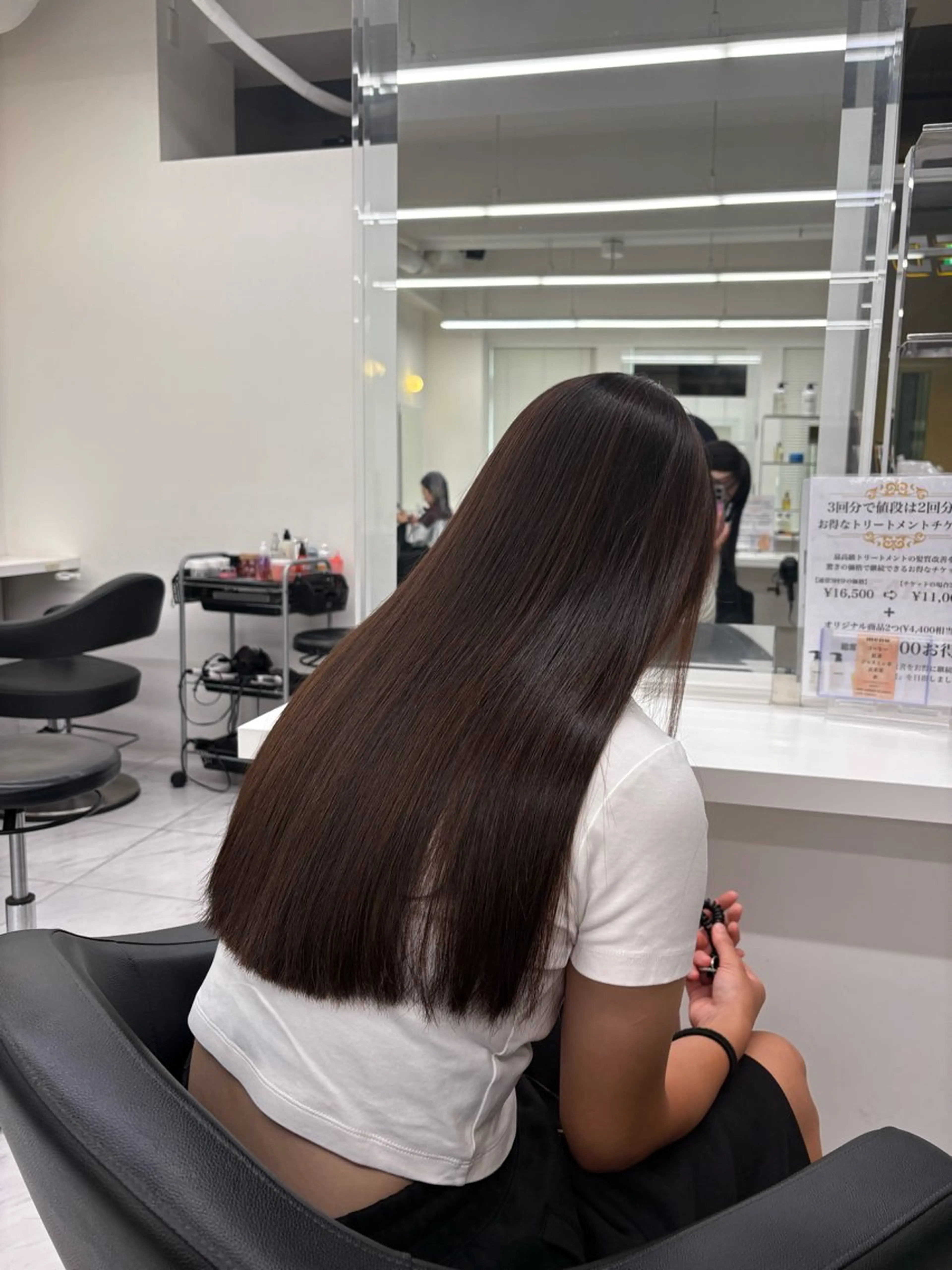 カラー ヘアカラー トリートメント 透明感ベージュ🤎 ナチュラルレイヤーのヘアスタイル