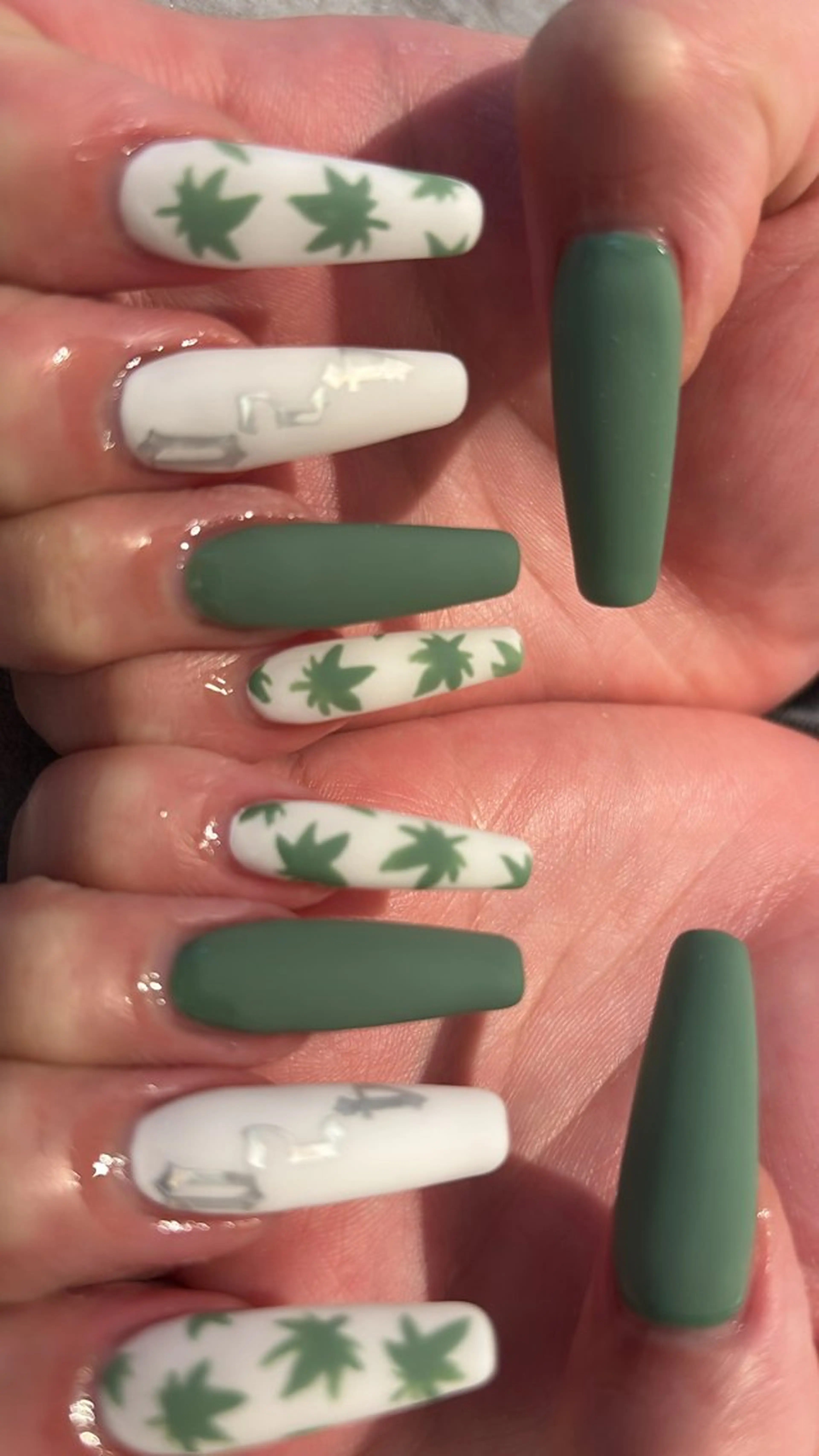 ネイル 持ち込み Mignon 、のネイルデザイン