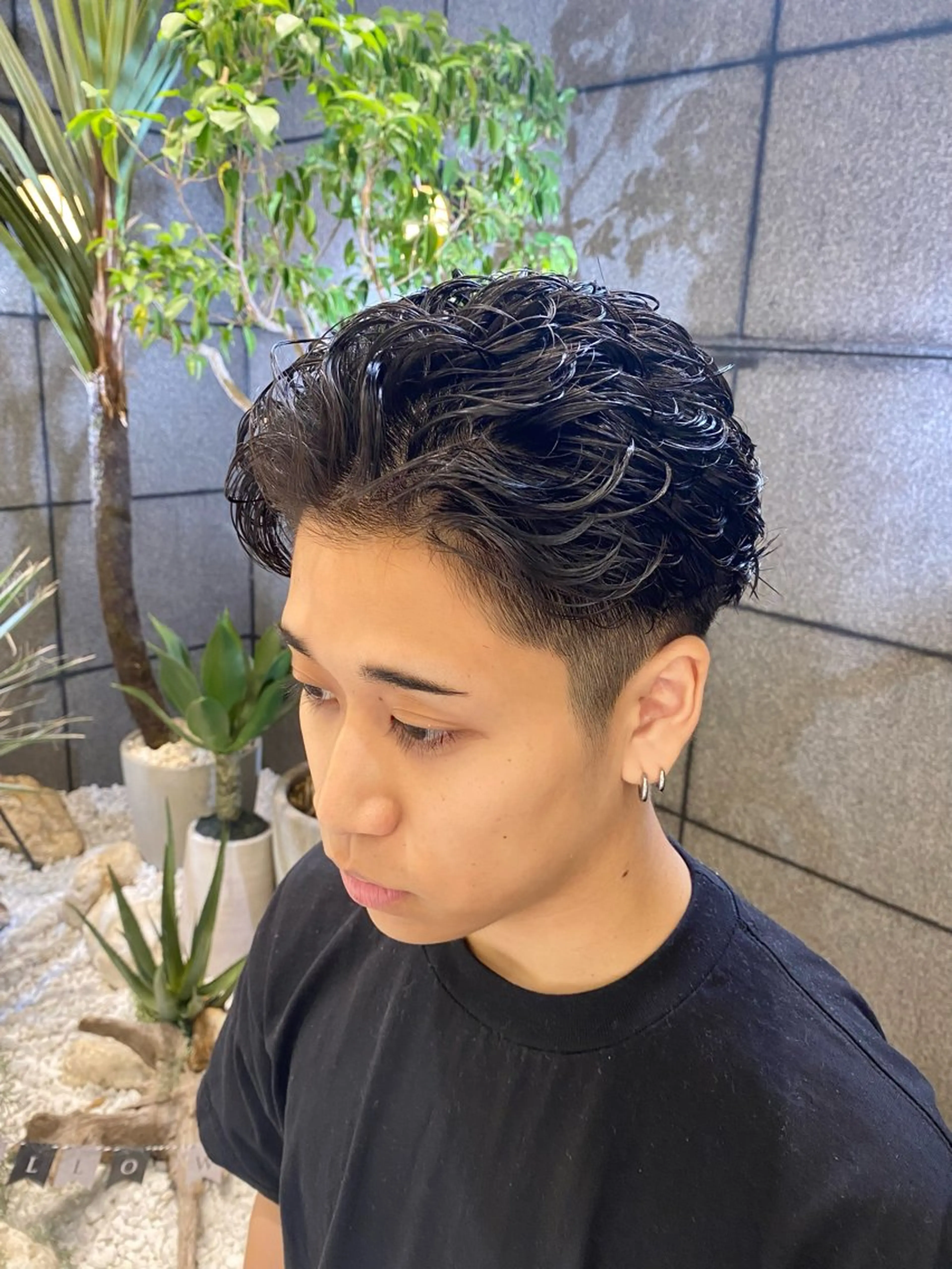 パーマ メンズ フェードカット メンズメッシュ メンズパーマ プードルパーマ スキンフェード 酸スト/フェザー パーマ/三谷海斗のヘアスタイル