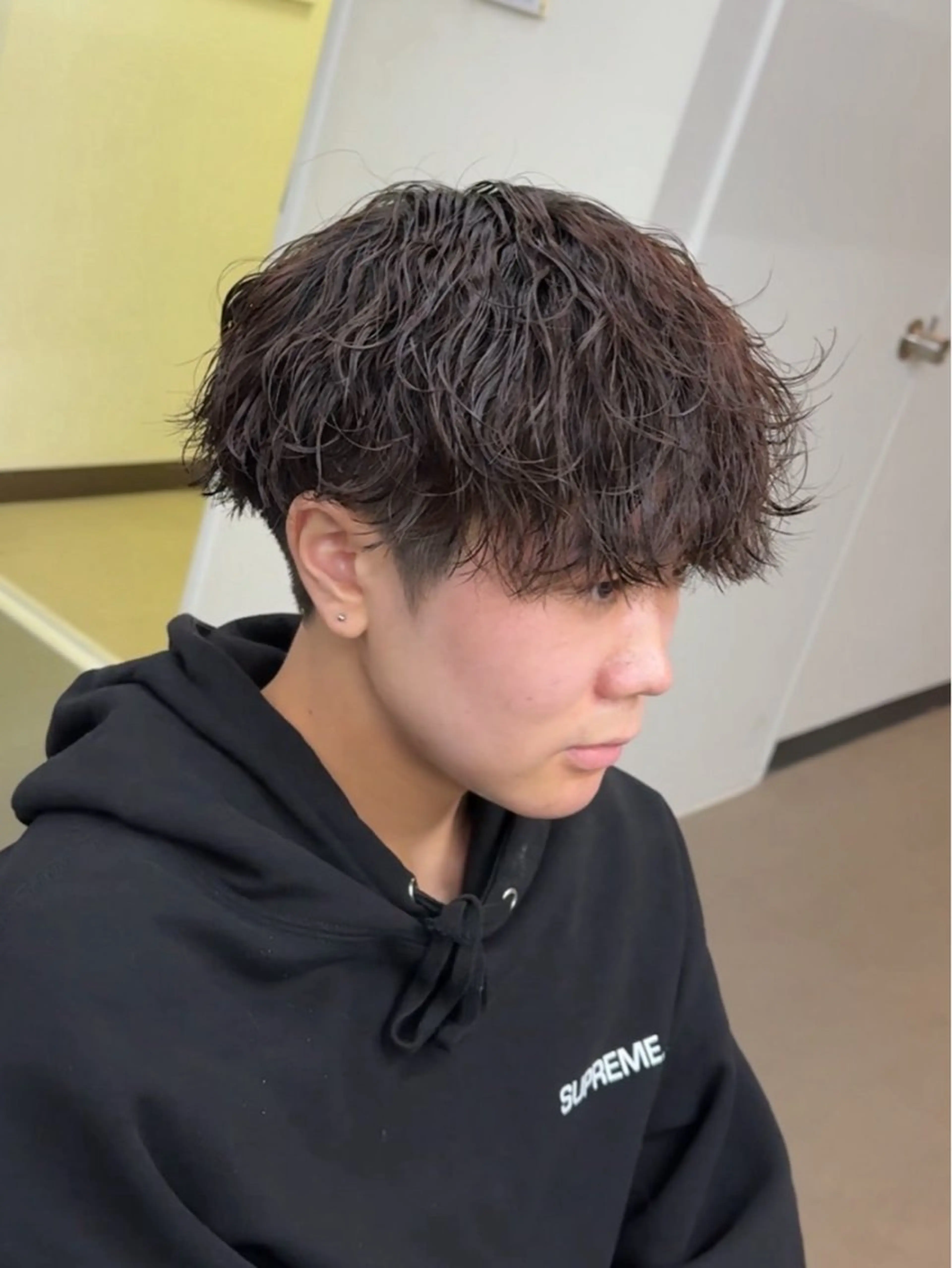 ショート パーマ メンズ メンズパーマ 波巻きパーマ 渋谷／ブリーチ／ カラーモデル／はるとのヘアスタイル