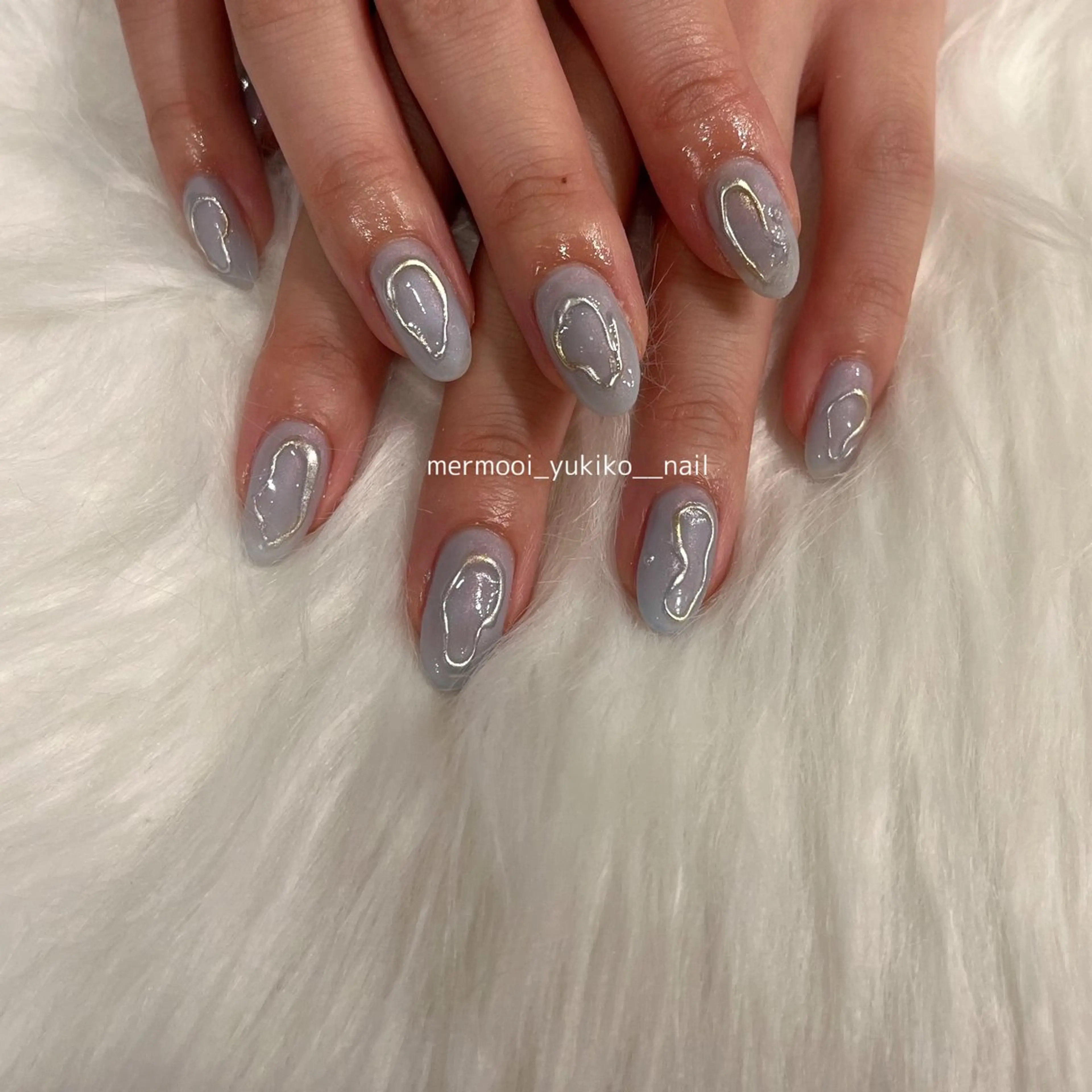 ネイル ブルー ミラーネイル ニュアンスネイル シルバー ハンドネイル melumooi nailのネイルデザイン