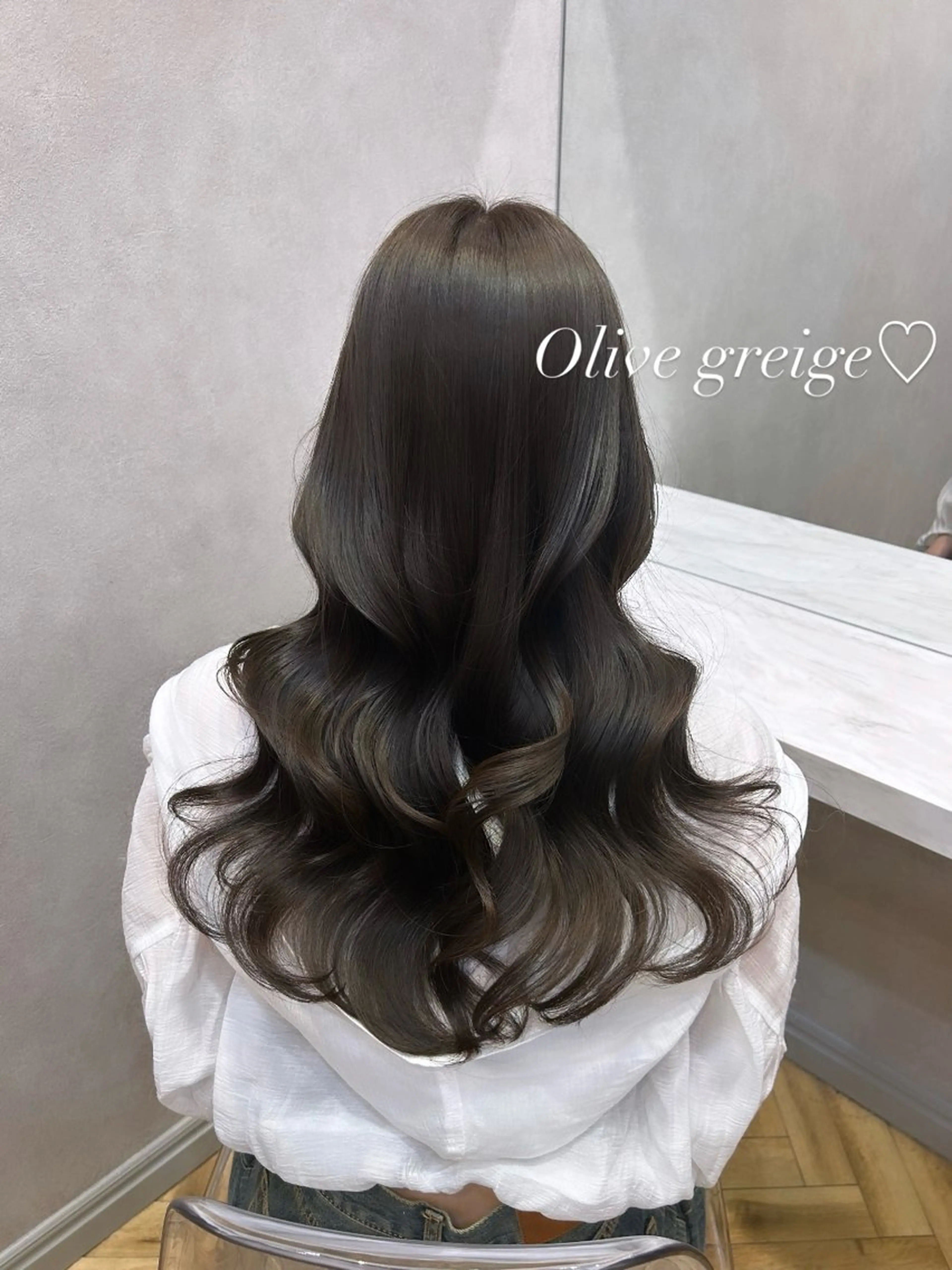 ロング カラー ヘアアレンジ グレージュ オリーブグレージュ オリーブグレー 🩷韓国ヘア/ヨシン モリ🩷Maikaのヘアスタイル