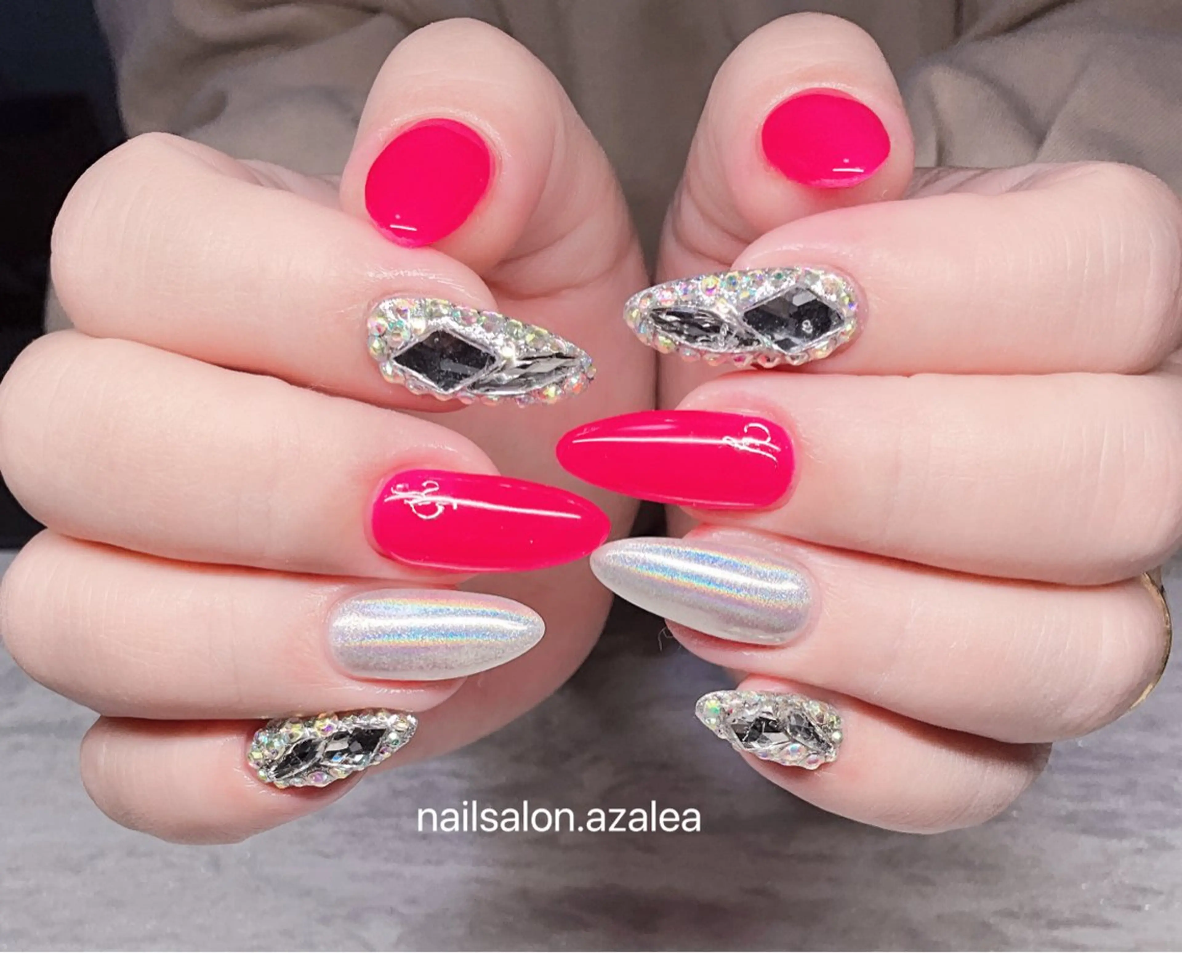 ネイル ハンドネイル R inのネイルデザイン