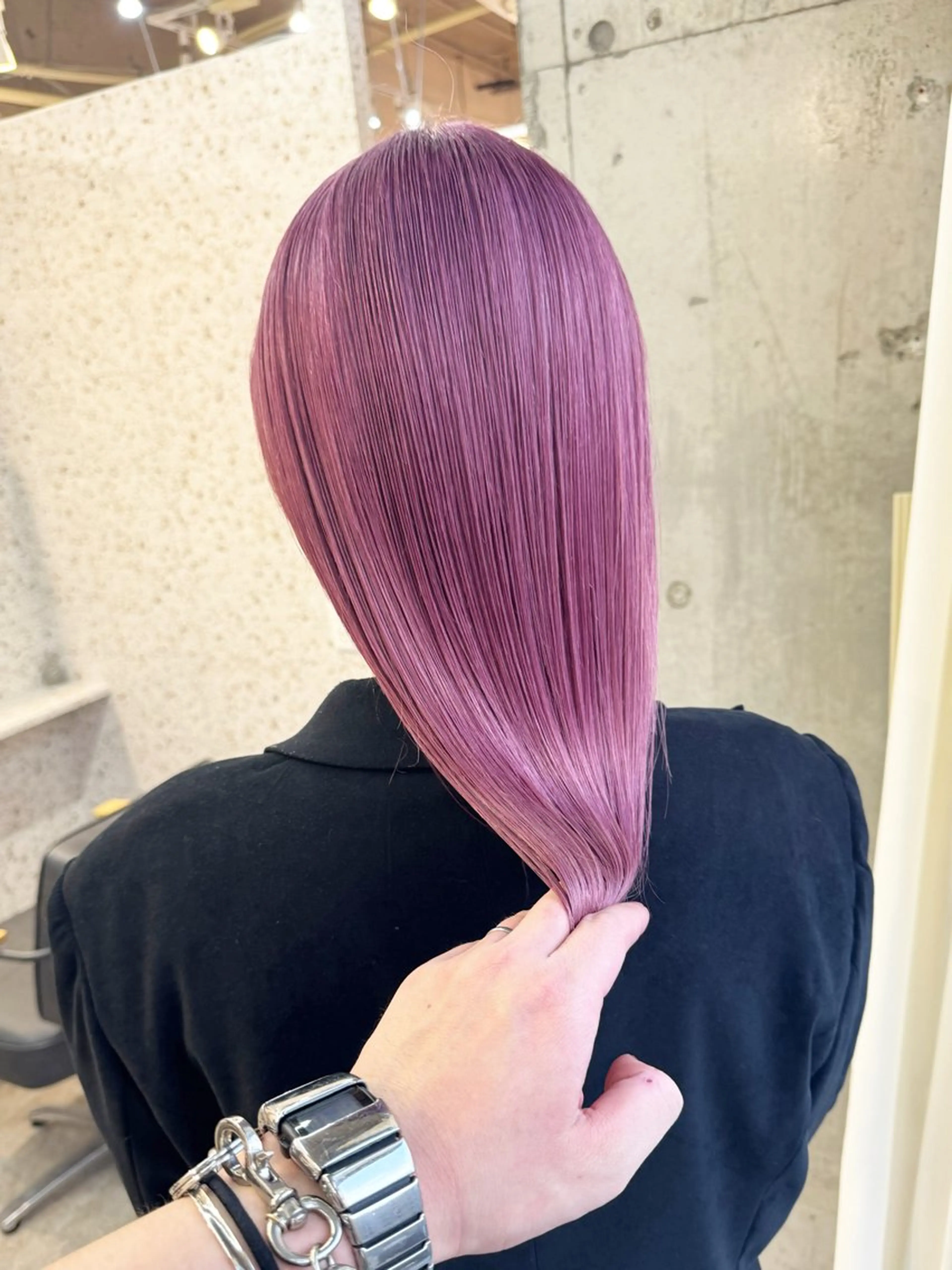 ロング カラー ヘアアレンジ ピンクカラー ヘアカラー lani ブリーチ /ダブルカラーのヘアスタイル