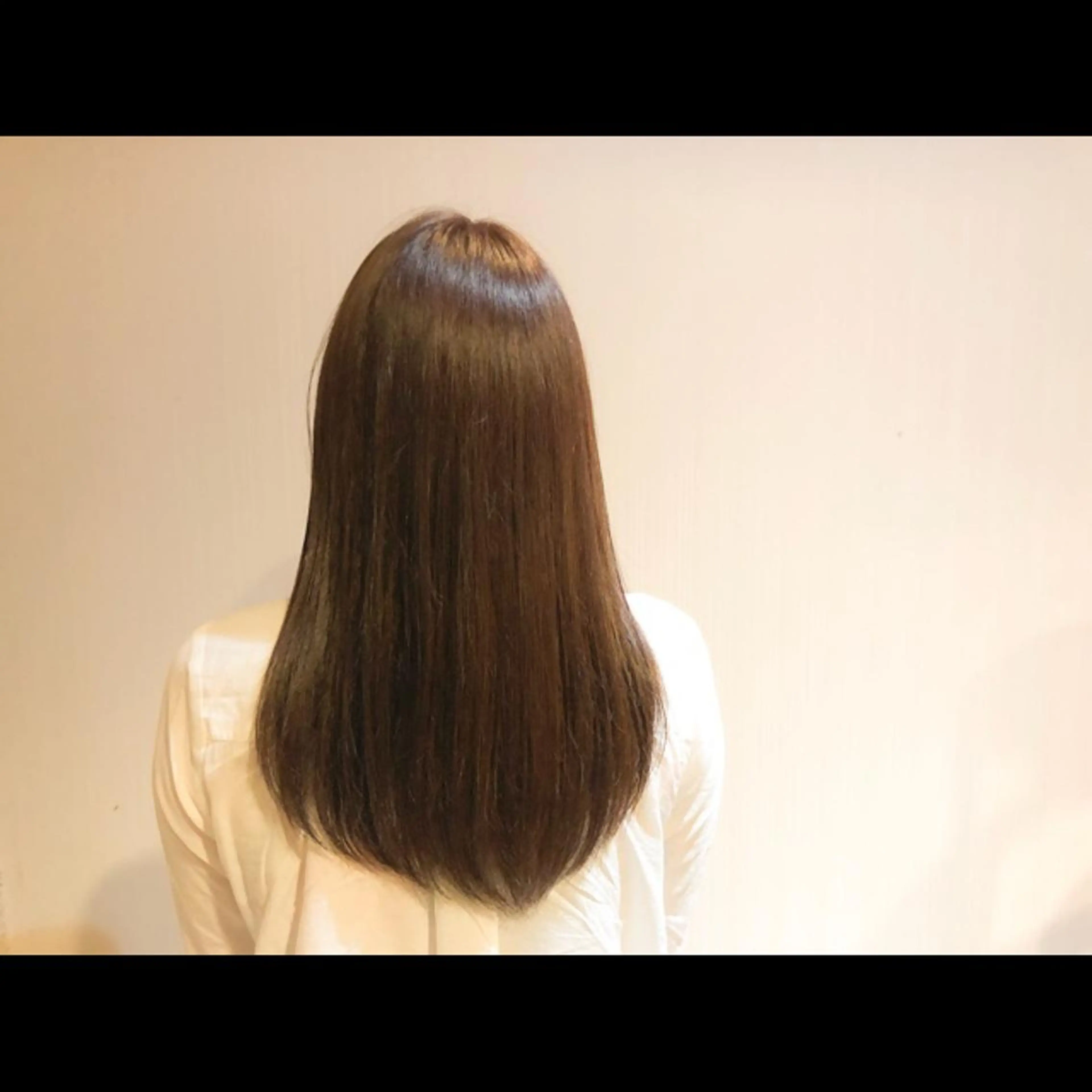 セミロング カラー 透明感カラー グレージュ 小森谷 亮太のヘアスタイル