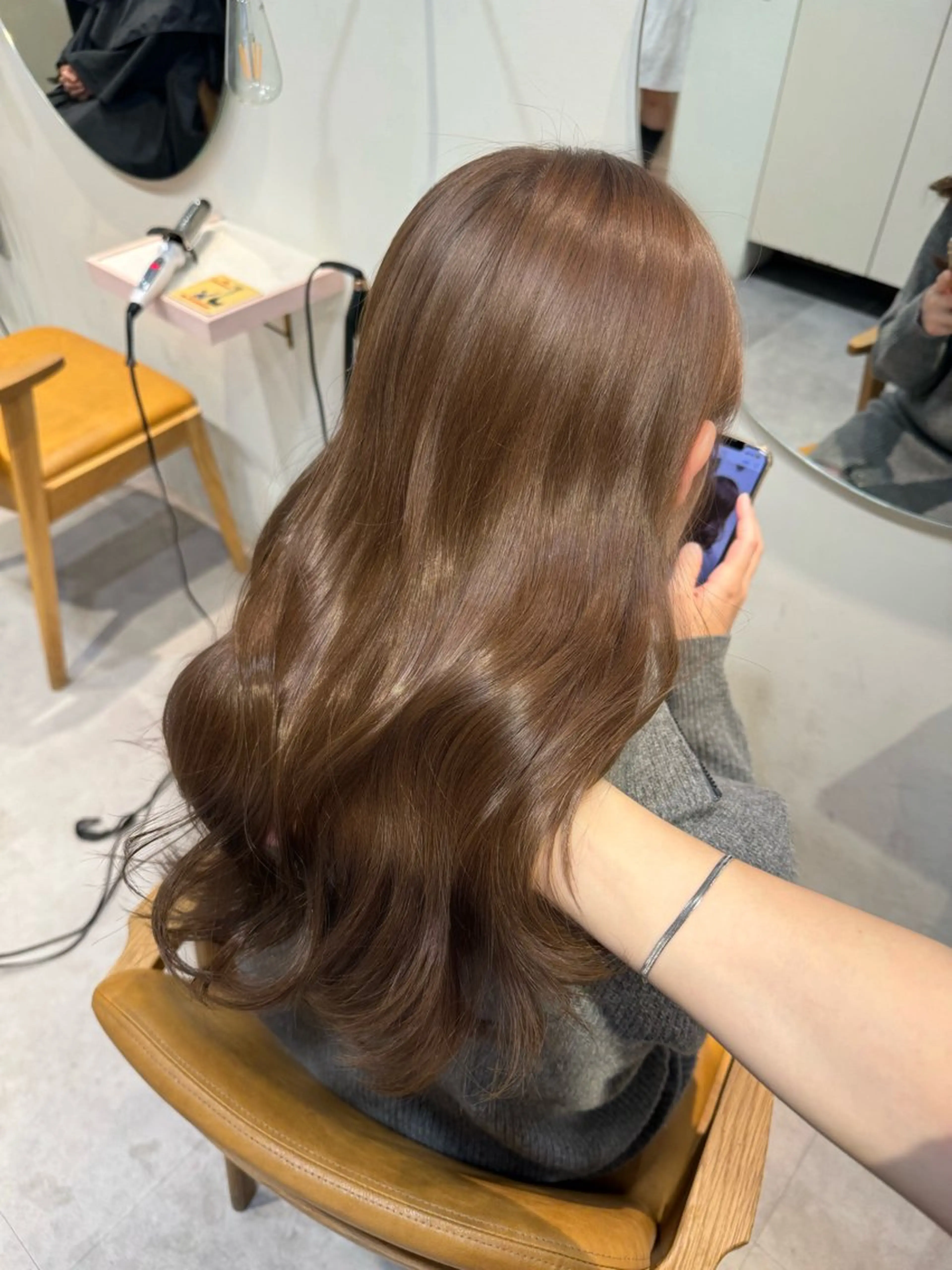ロング カラー ブリーチ 透明感カラー グレージュ ブリーチなしカラー ayaka♡ 柔らかカラーのヘアスタイル