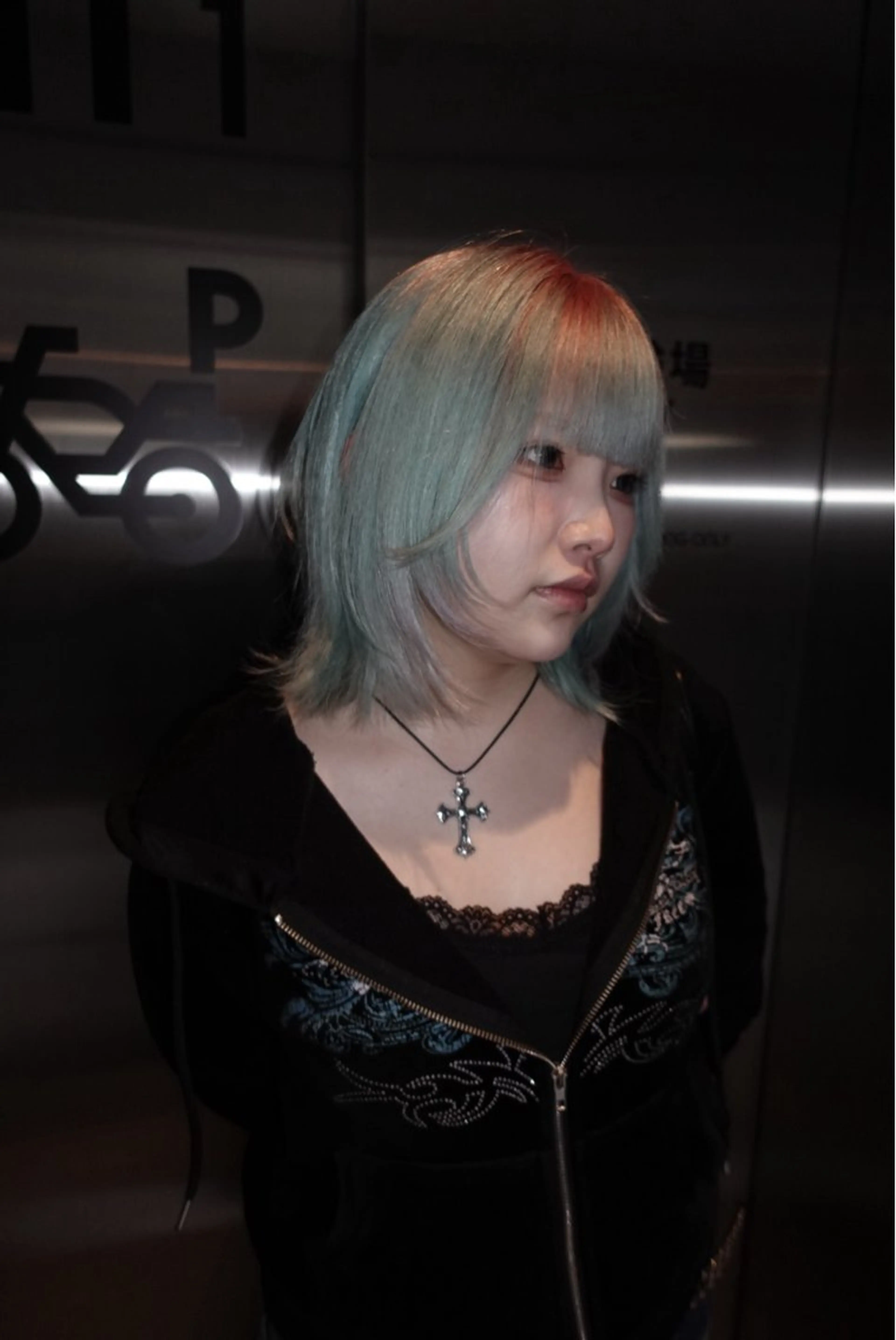 ミディアム ヘアカラー トリートメント 岩下昂世/ ハイトーン/デザインのヘアスタイル