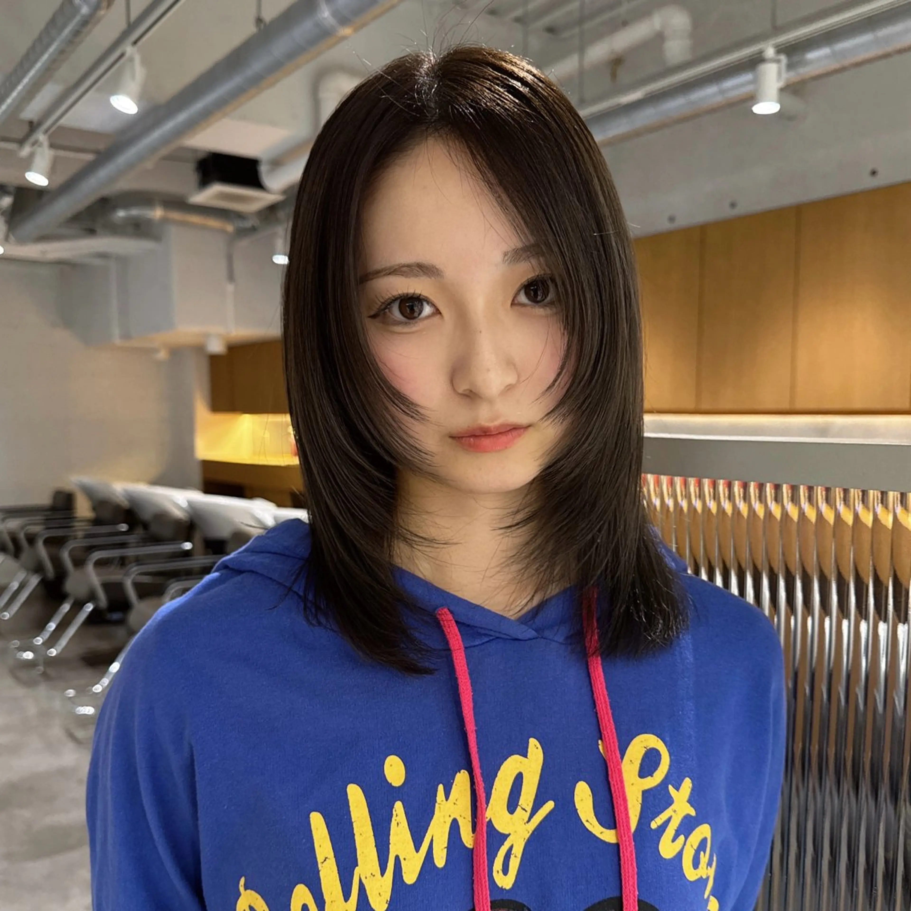 ロング カラー ダークグレー ダークグレージュ グレージュ ヘアカラー ベージュ/暖色🧸 ハイトーン/ninaのヘアスタイル