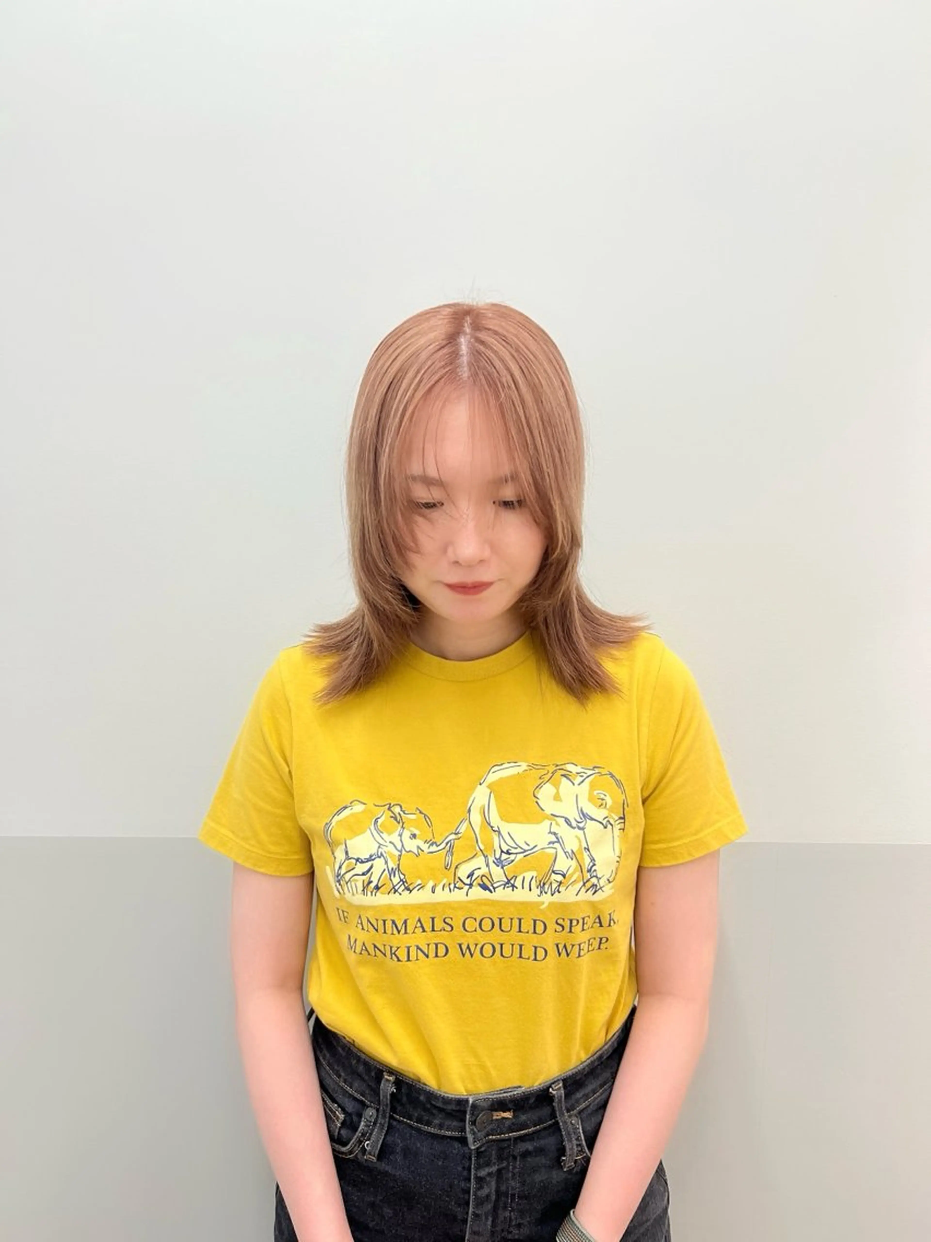 ミディアム カラー ヘアアレンジ ベージュカラー ブリーチ ケアブリーチ ミルクティーベージュ トリートメント ヘアカラー 似合わせレイヤー/ 美髪縮毛矯正/ミナエのヘアスタイル