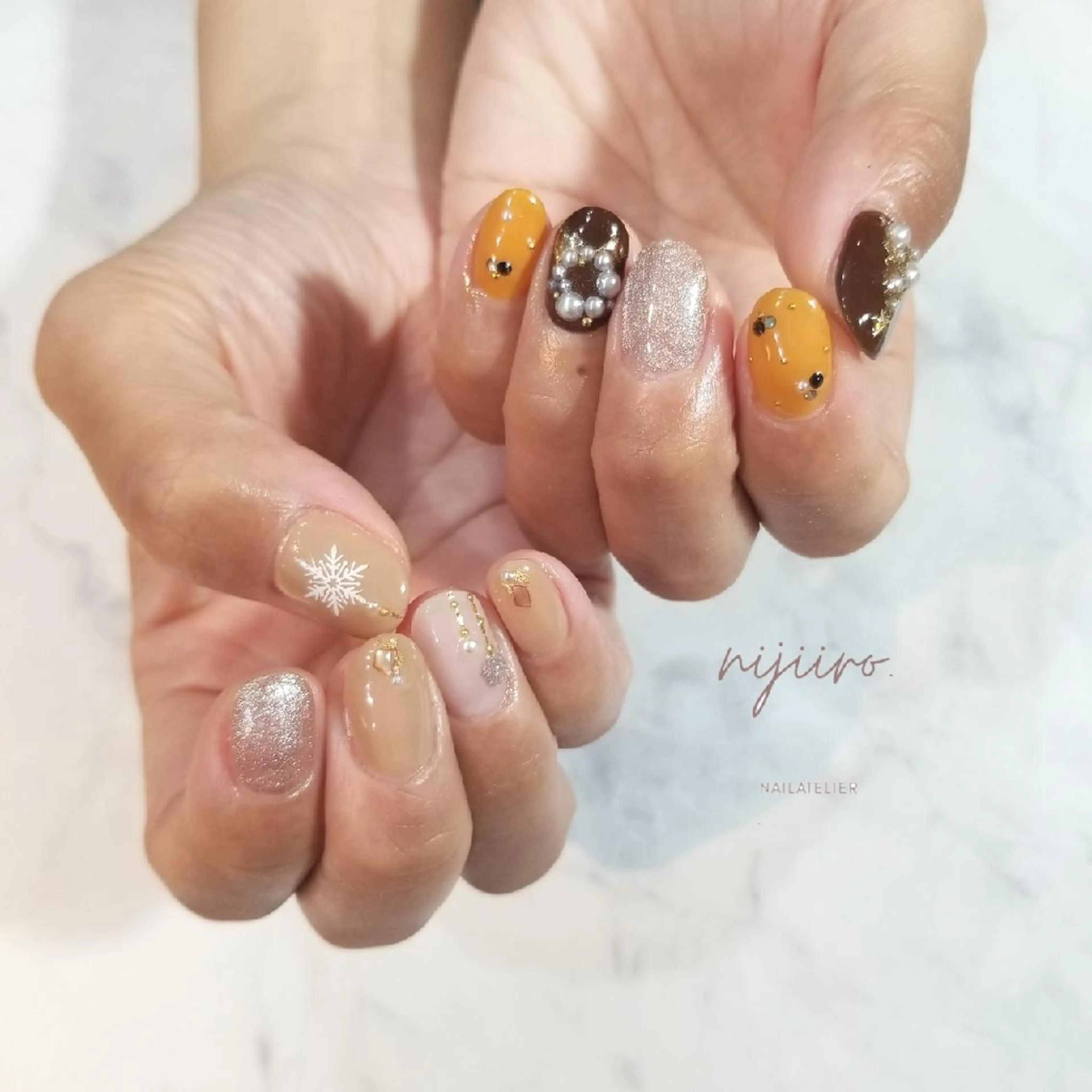 ネイル 冬ネイル クリスマス ハンドネイル nijiiro🌈 サトウのネイルデザイン