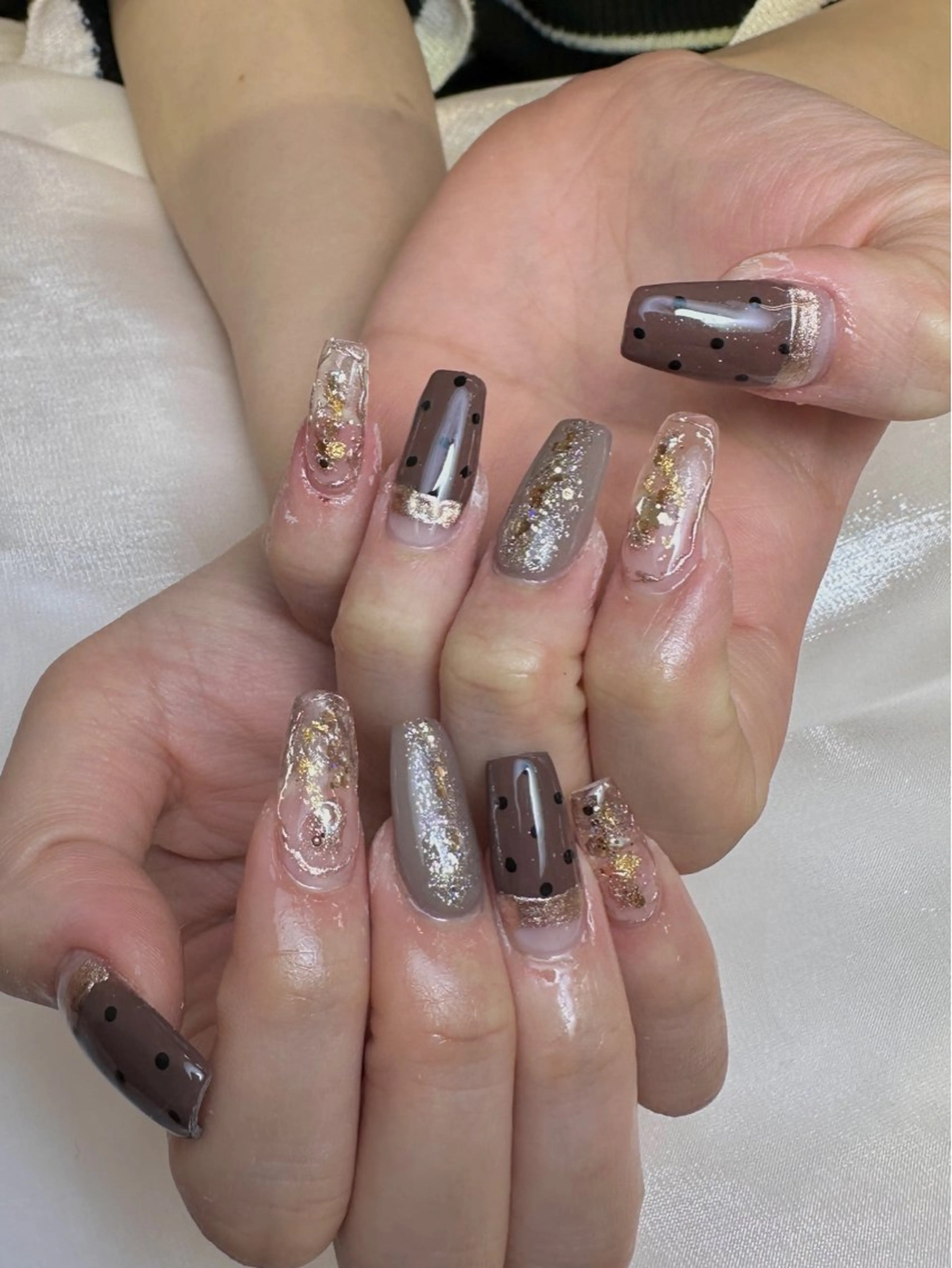 ネイル アートネイル ブラウン ドット フレンチネイル ゴールド ハンドネイル Umi nail& eyelash ゆみのネイルデザイン