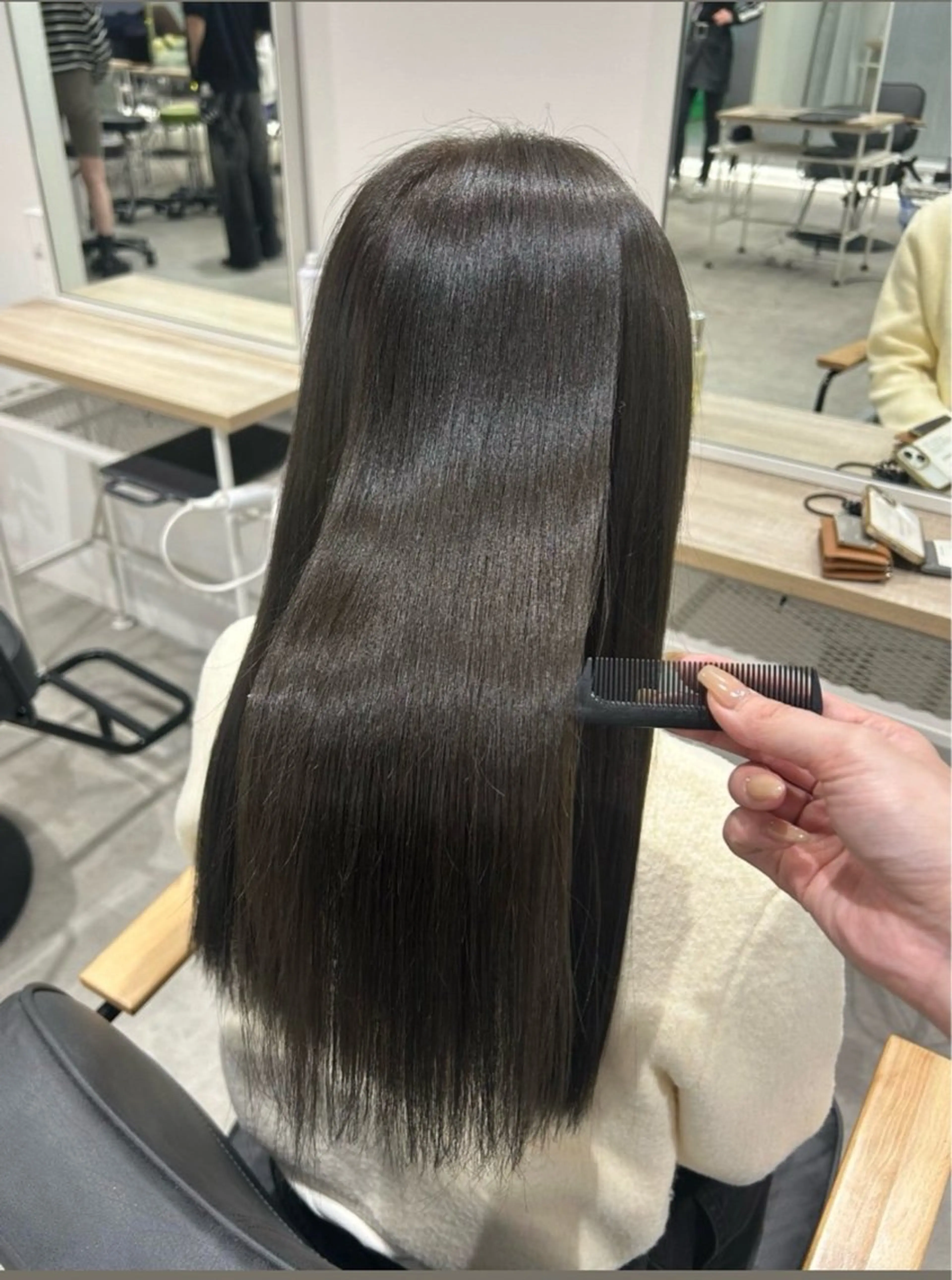 ロング ヘアカラー トリートメント 小原 有桜のヘアスタイル