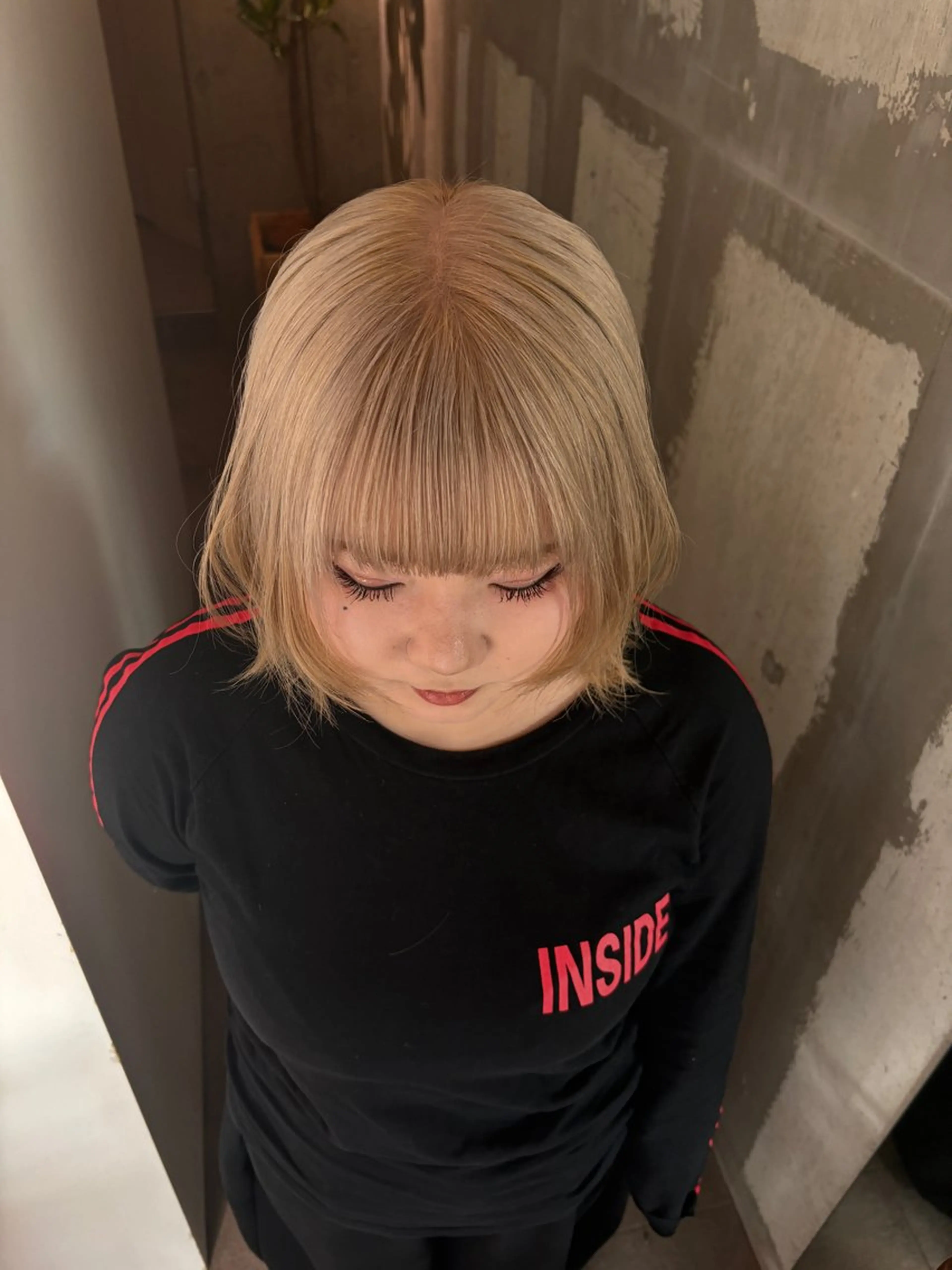 カラー ミディアム ベージュカラー ブロンド 透明感カラー ハイトーンカラー ボブ mirai/レイヤー ボブ/デザインのヘアスタイル