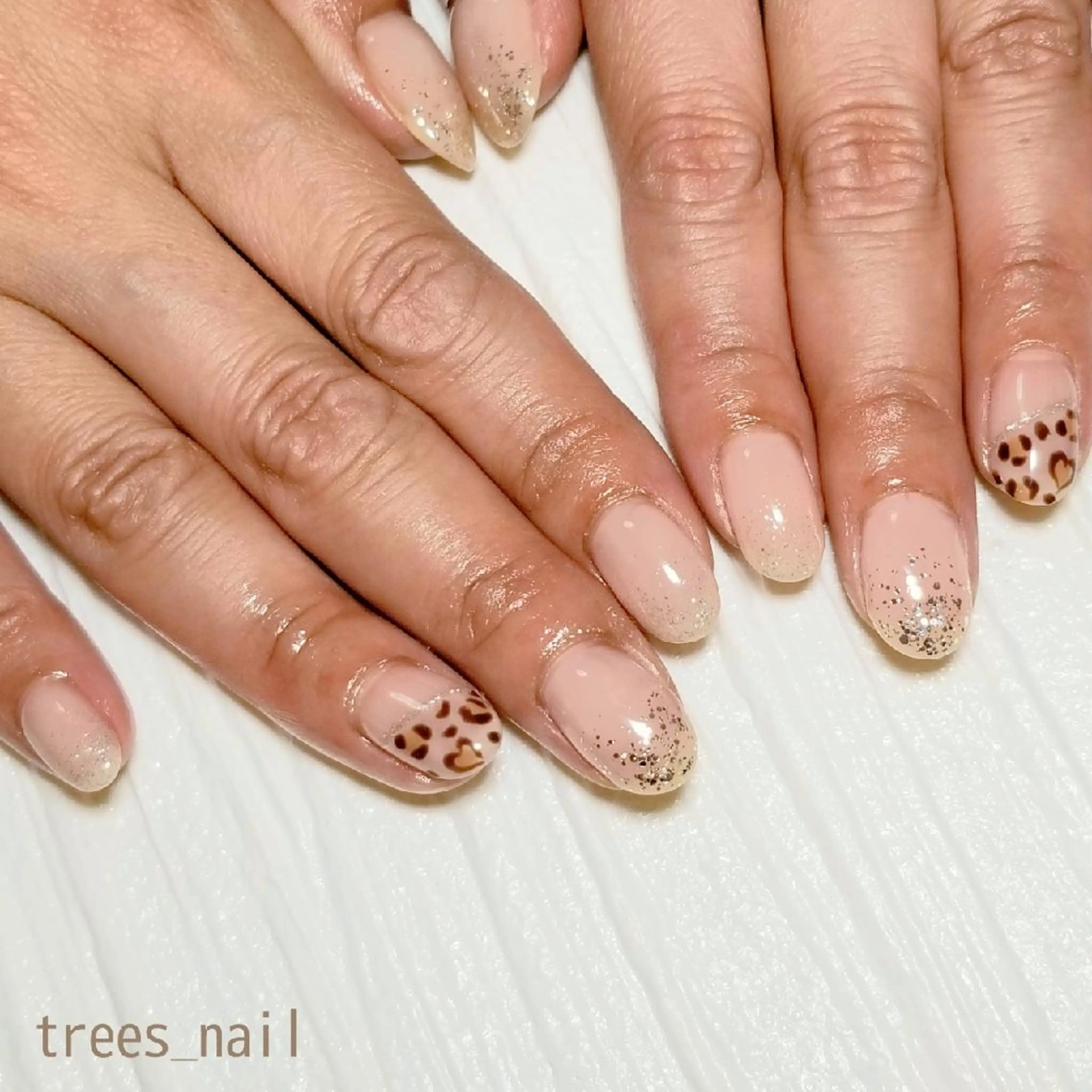 ネイル アニマル柄 ガーリー グラデーション ラメ(グリッター) ラメグラデーション ハンドネイル フットネイル trees_ nailのネイルデザイン