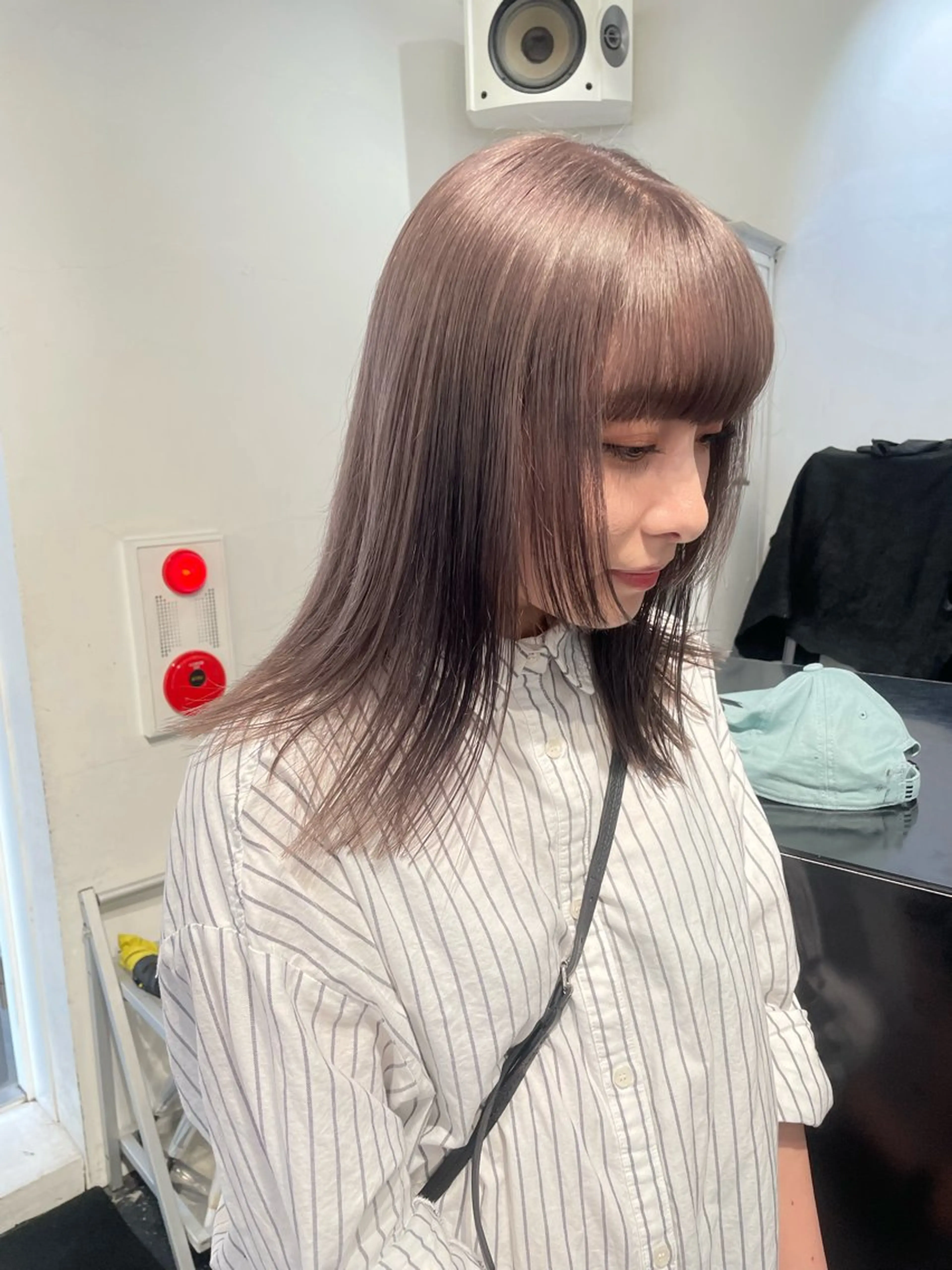 ミディアム カラー ヘアアレンジ ブリーチ グレージュ ラベンダーカラー ラベンダーグレージュ ラベンダーグレー カット ヘアカラー トリートメント 艶ハイトーン/ヘア アレンジAYAKAのヘアスタイル