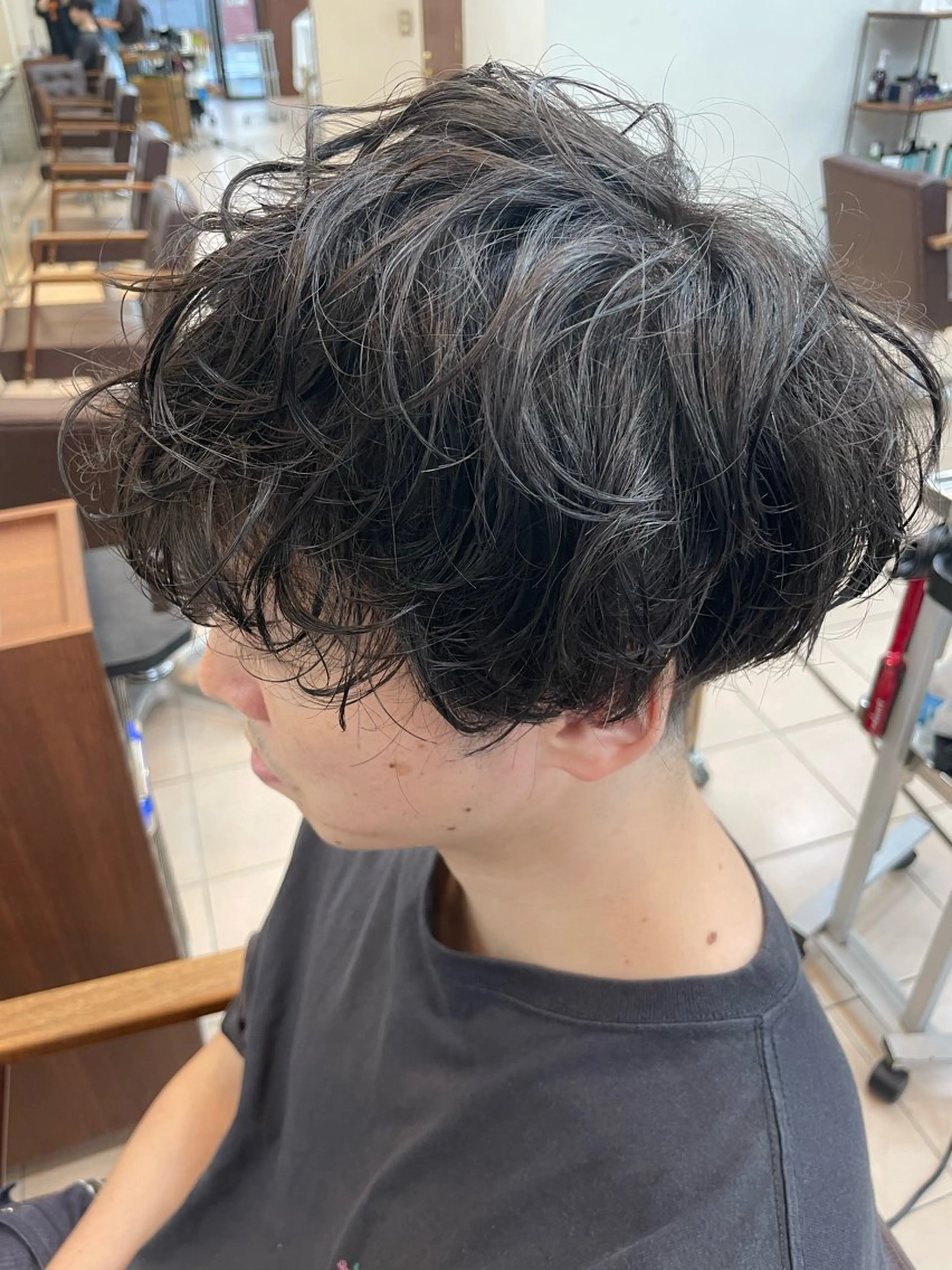 パーマ メンズ メンズ韓国風 メンズパーマ ニュアンスパーマ スパイラルパーマ 北林 秀悟のヘアスタイル