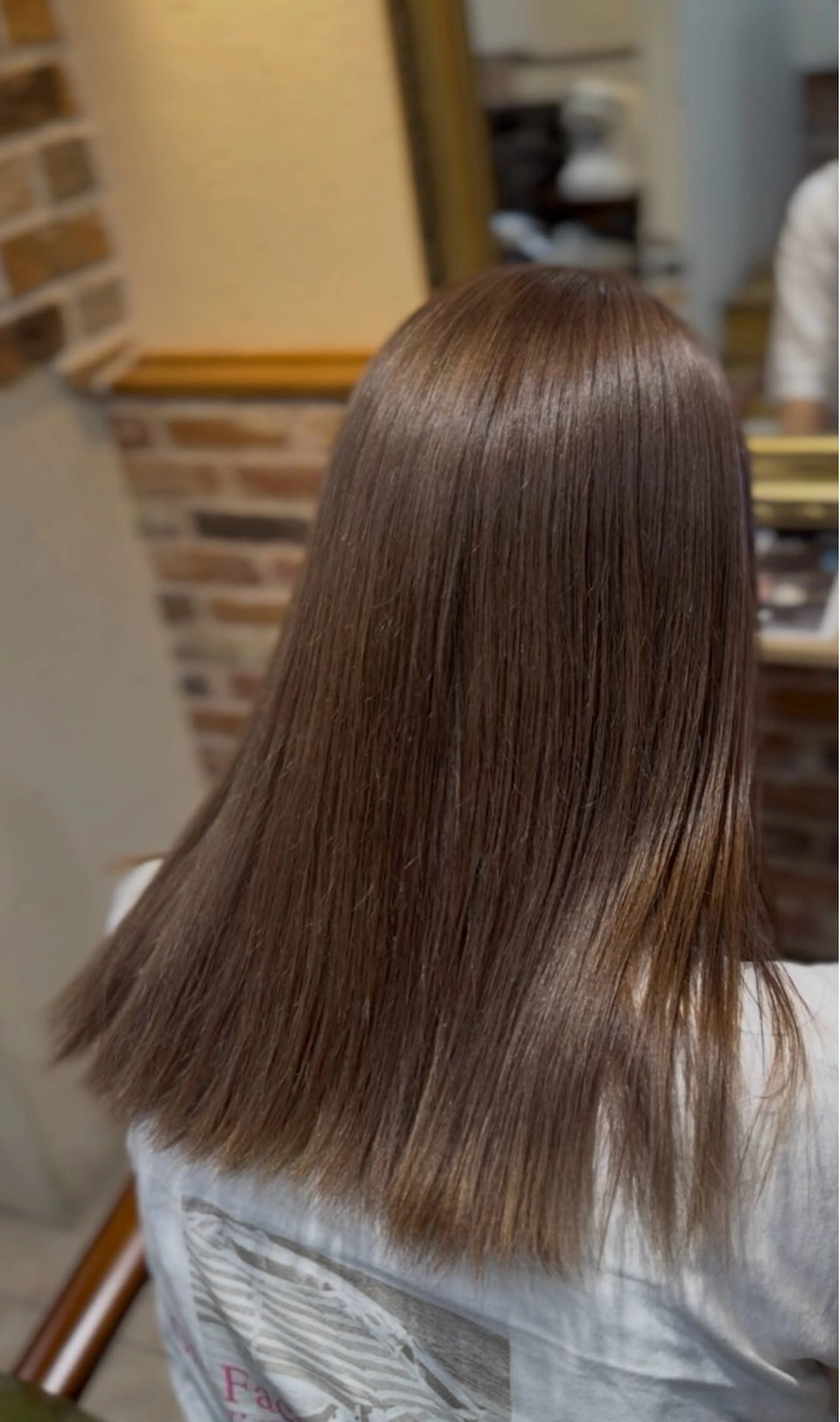 セミロング 髪質改善 縮毛矯正 縮毛矯正 トリートメント 飯星慧斗 /ブリーチ、縮毛矯正のヘアスタイル