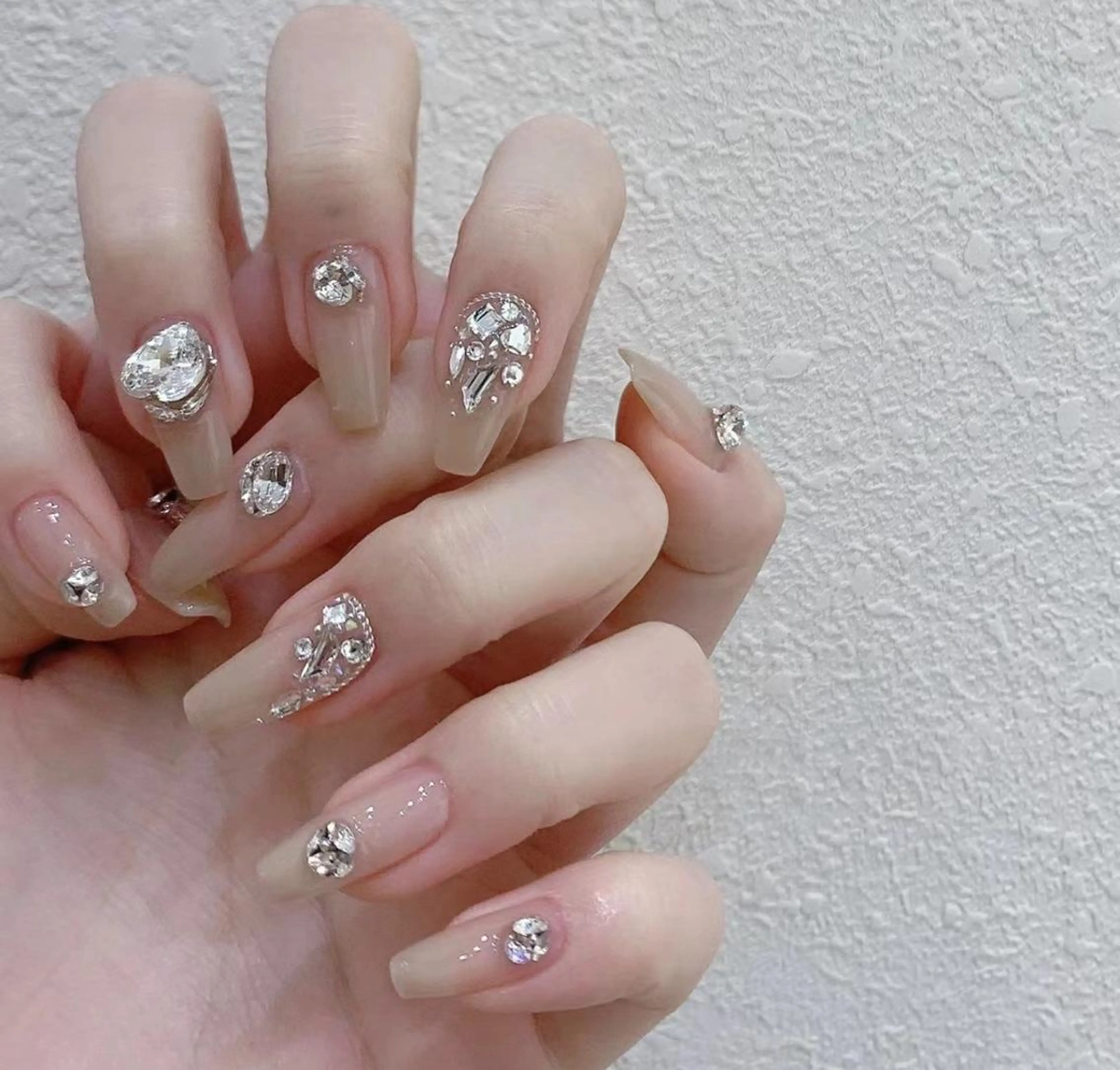 ネイル アートネイル 長さ出し ネイルチップ Queens ゲンのネイルデザイン