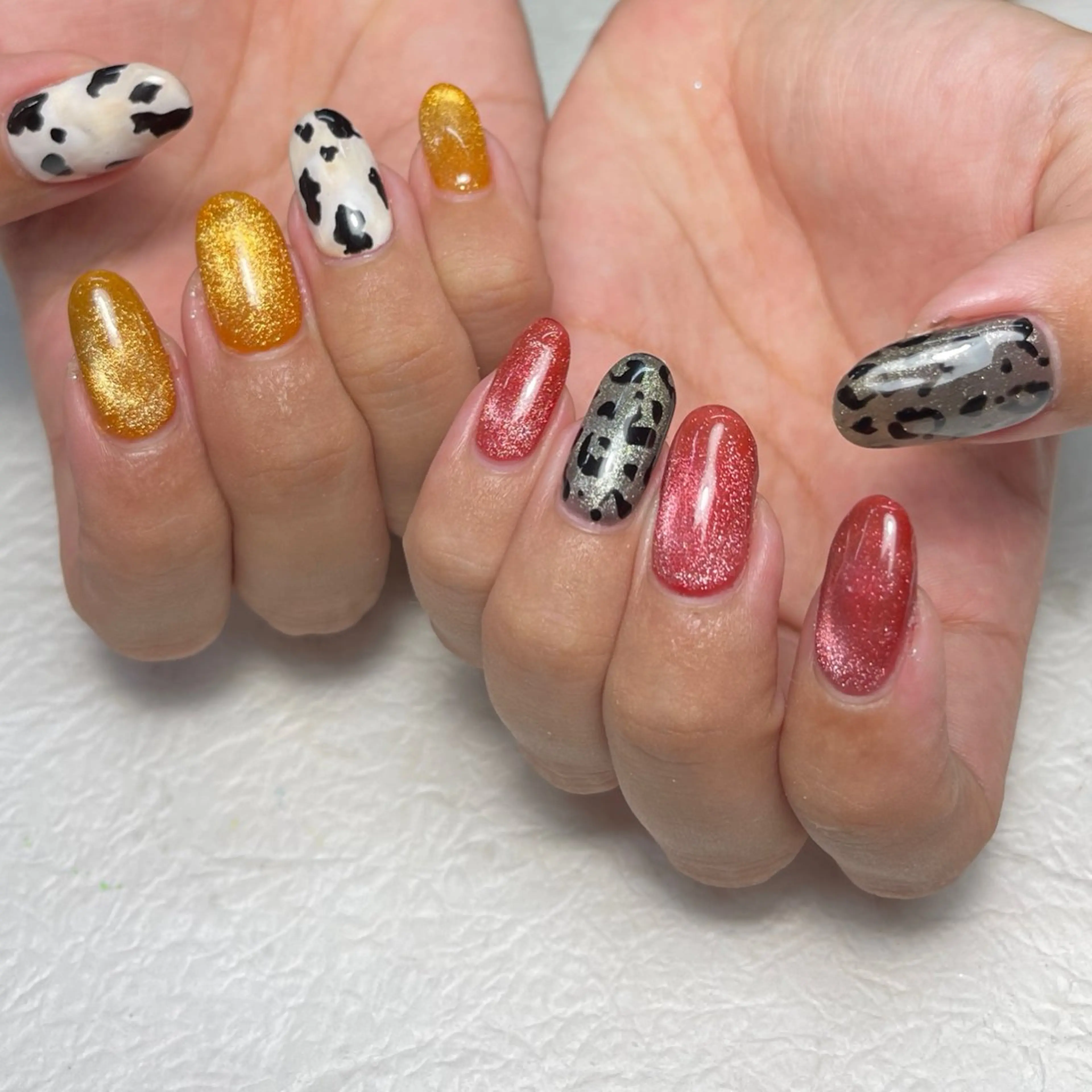 ネイル アニマル柄 アートネイル フットネイル ジェルネイル キラキラネイル ハンドネイル Y nail なんば堀江店のネイルデザイン