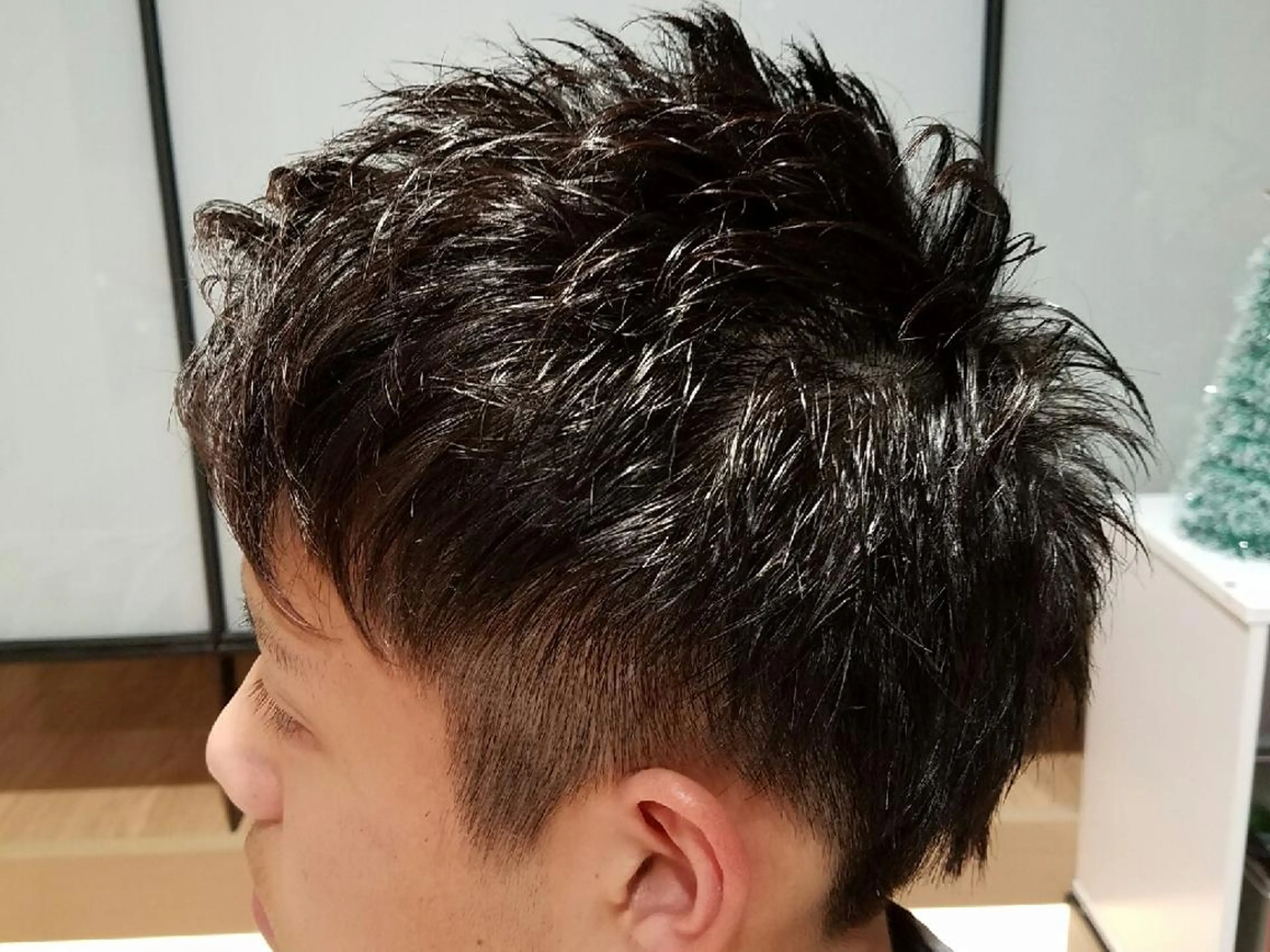 ショート メンズ アップバング ツーブロック 田中 光のヘアスタイル