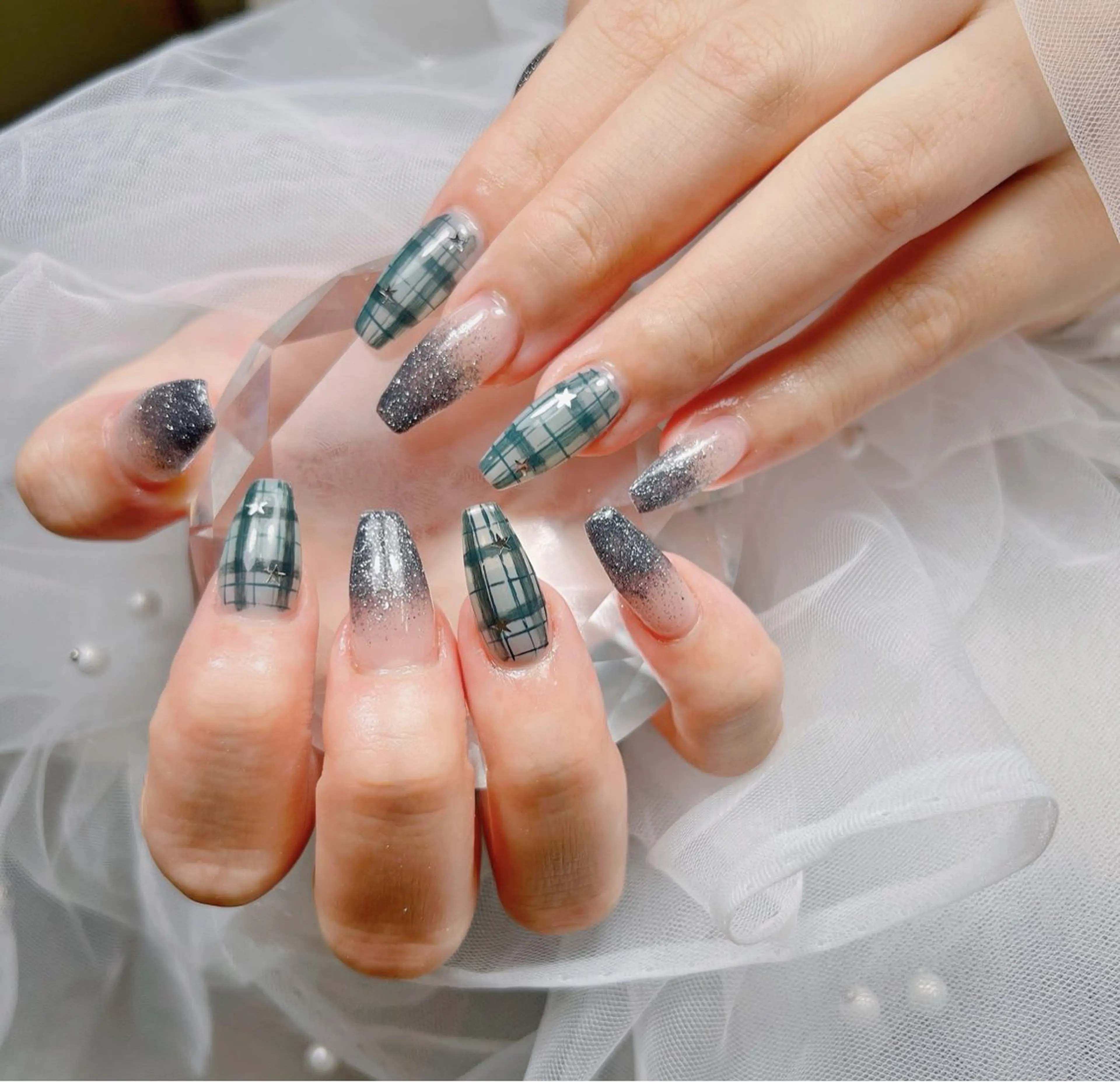 ミディアム ハンドネイル Lee _nailのネイルデザイン