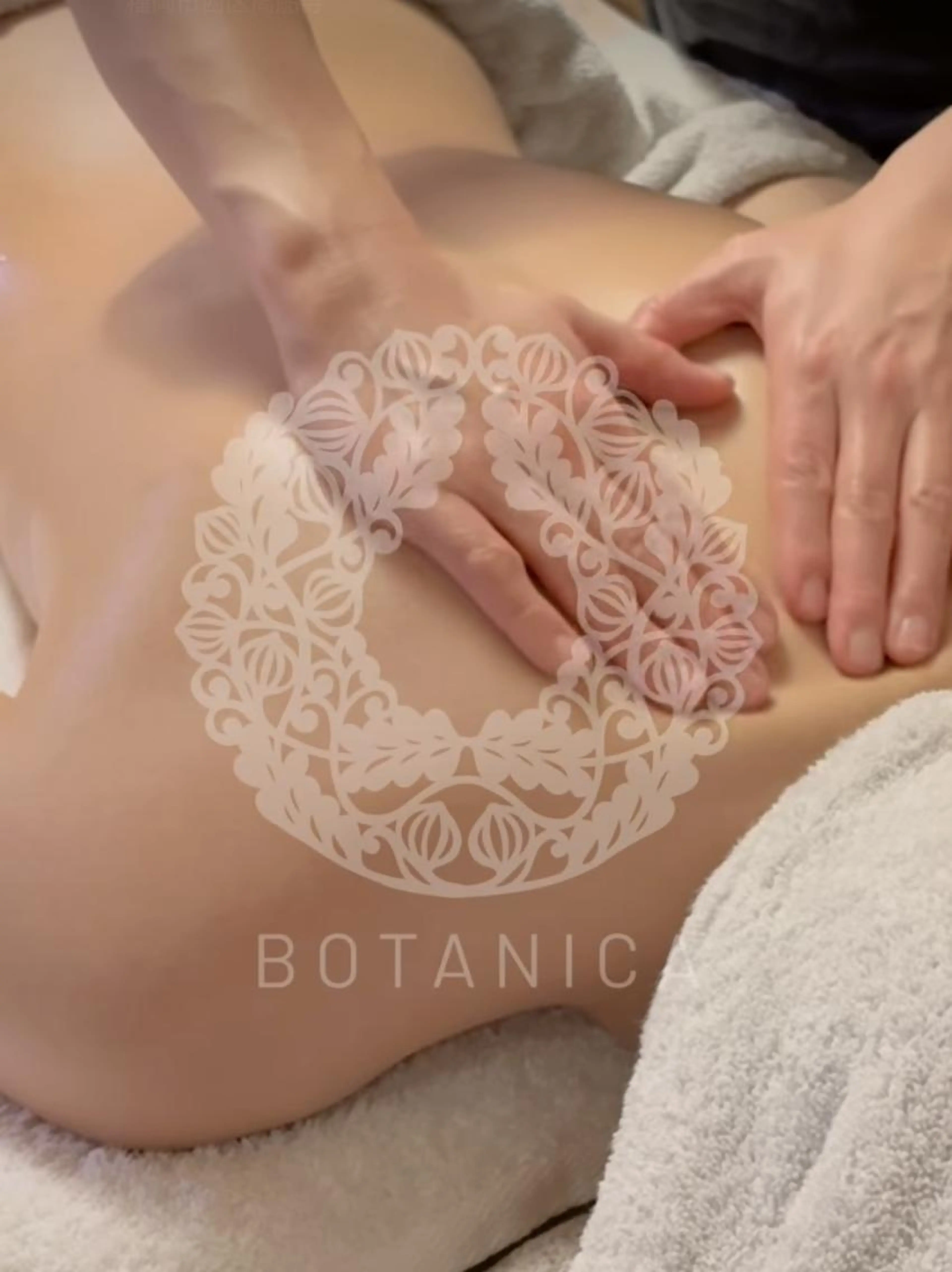プロモーション動画のモデルさん募集中！撮影後はお好きな箇所2​〜​3パーツ(40分)を施術！アロマ体験したい方にもおすすめ。の写真