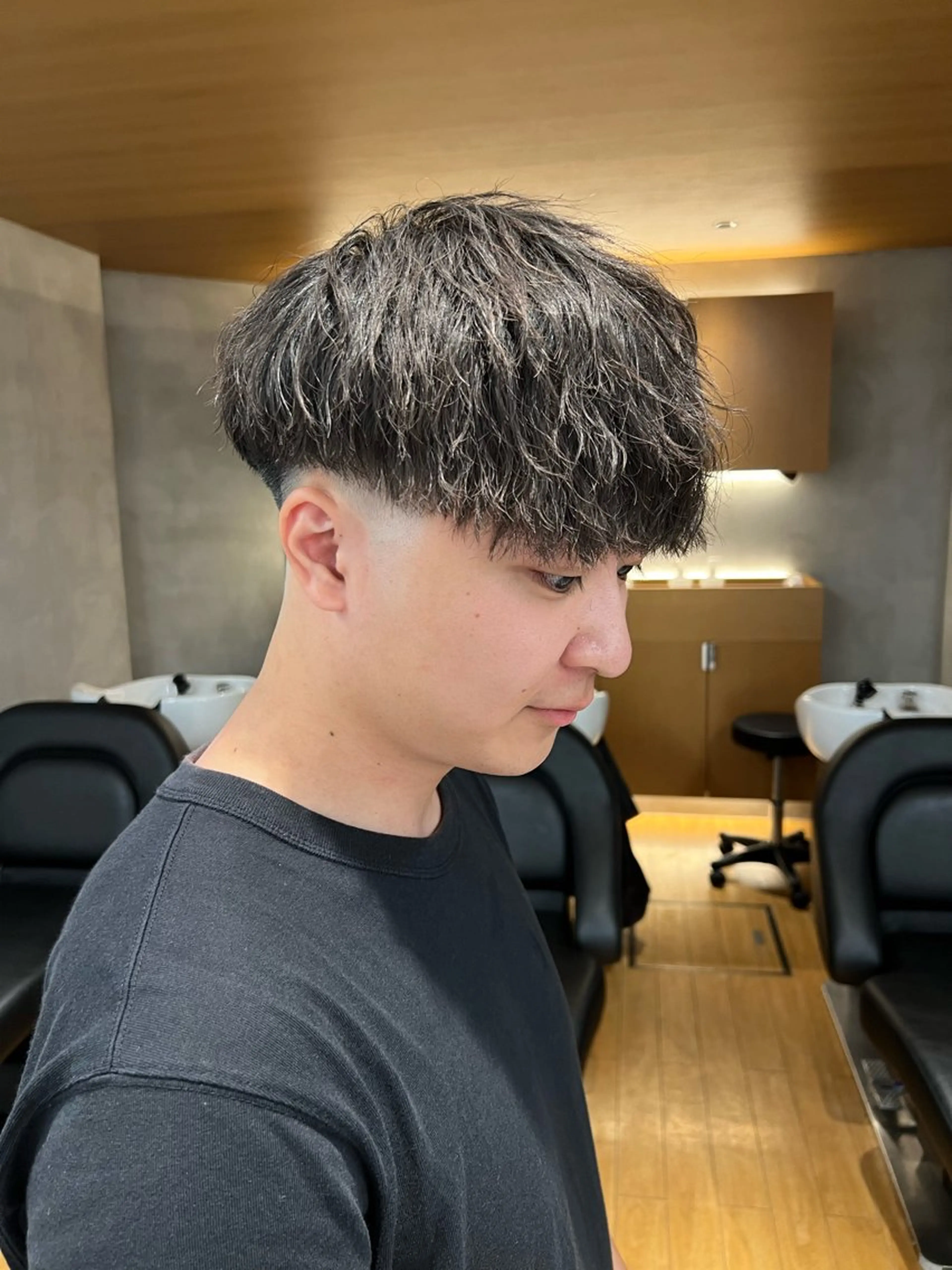 ショート パーマ メンズ 豊崎 佑輔のヘアスタイル