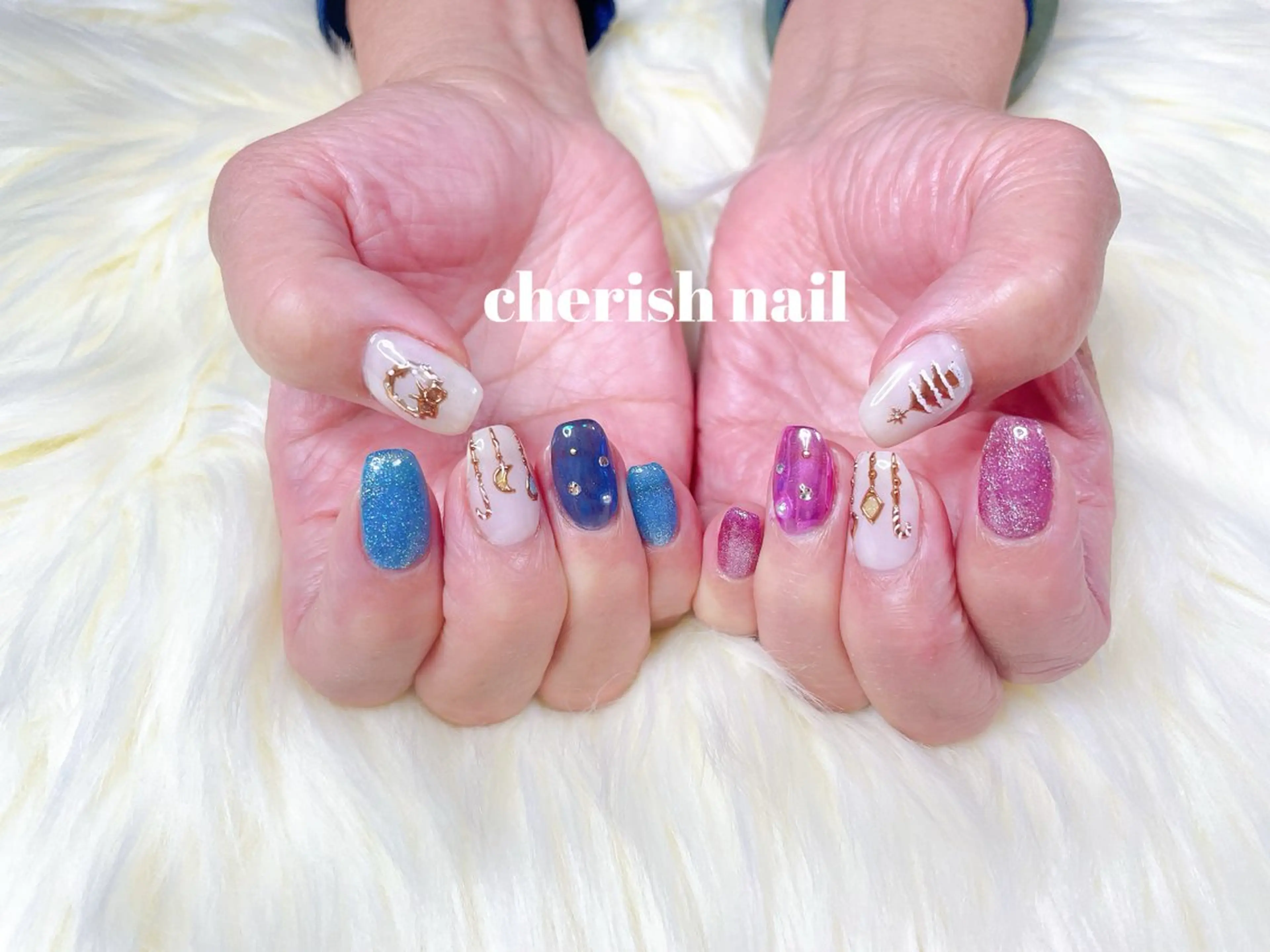 ネイル アートネイル マグネットネイル ミラーネイル 冬ネイル クリスマス ハンドネイル cherish nailのネイルデザイン