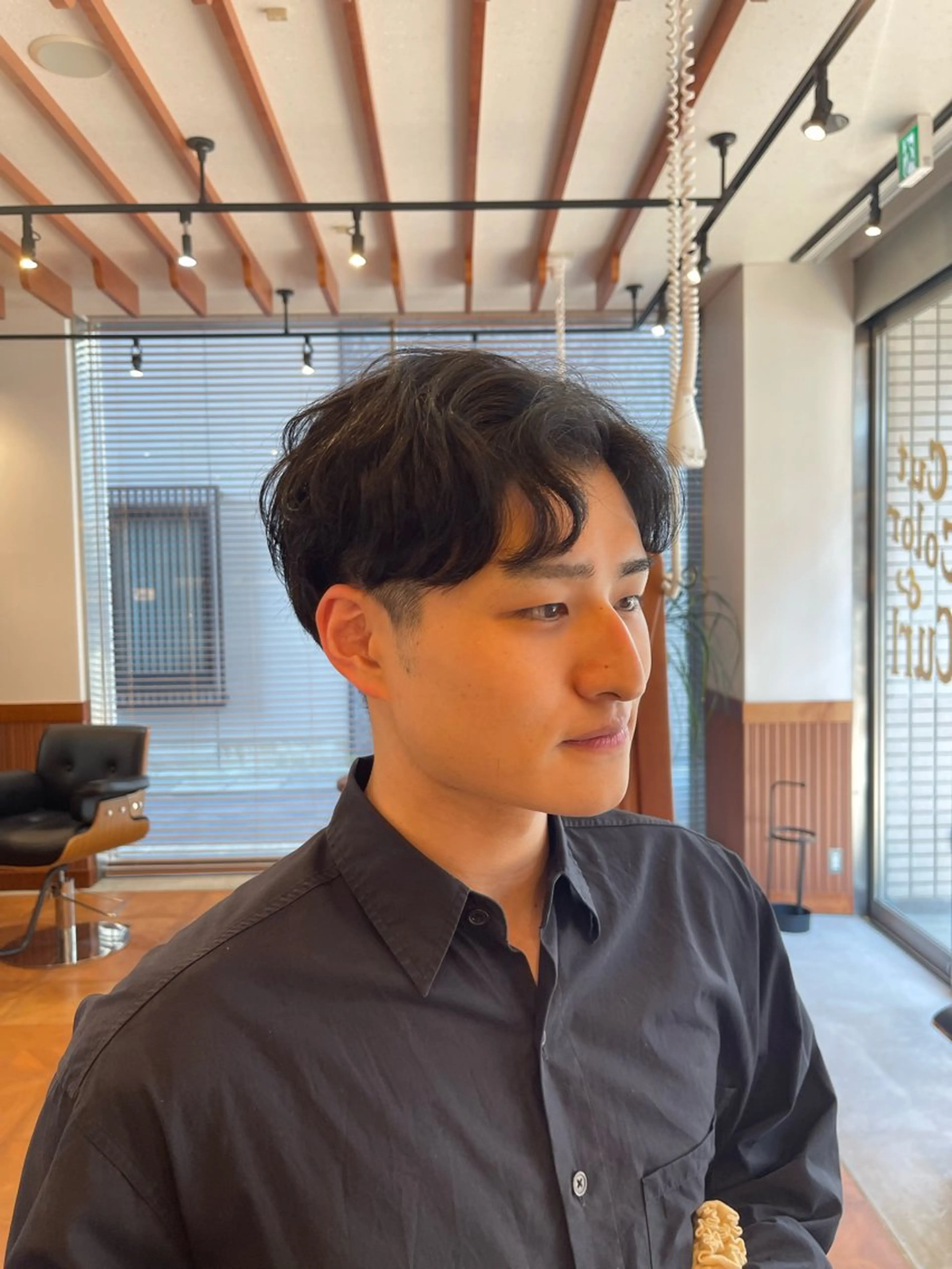 ミディアム カット SASAnagano 岩下サードゥのヘアスタイル