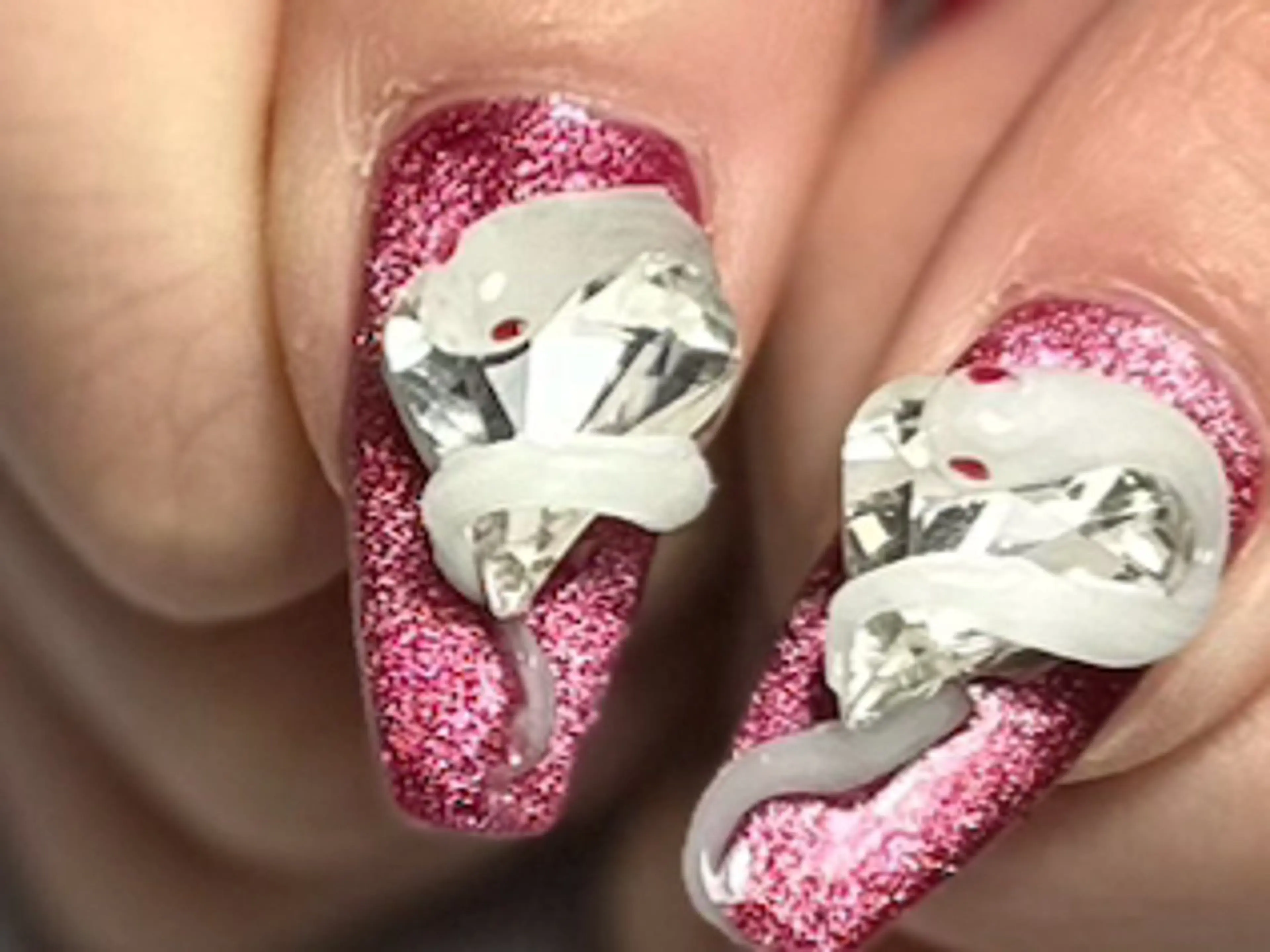 ネイル 新山 聖のネイルデザイン