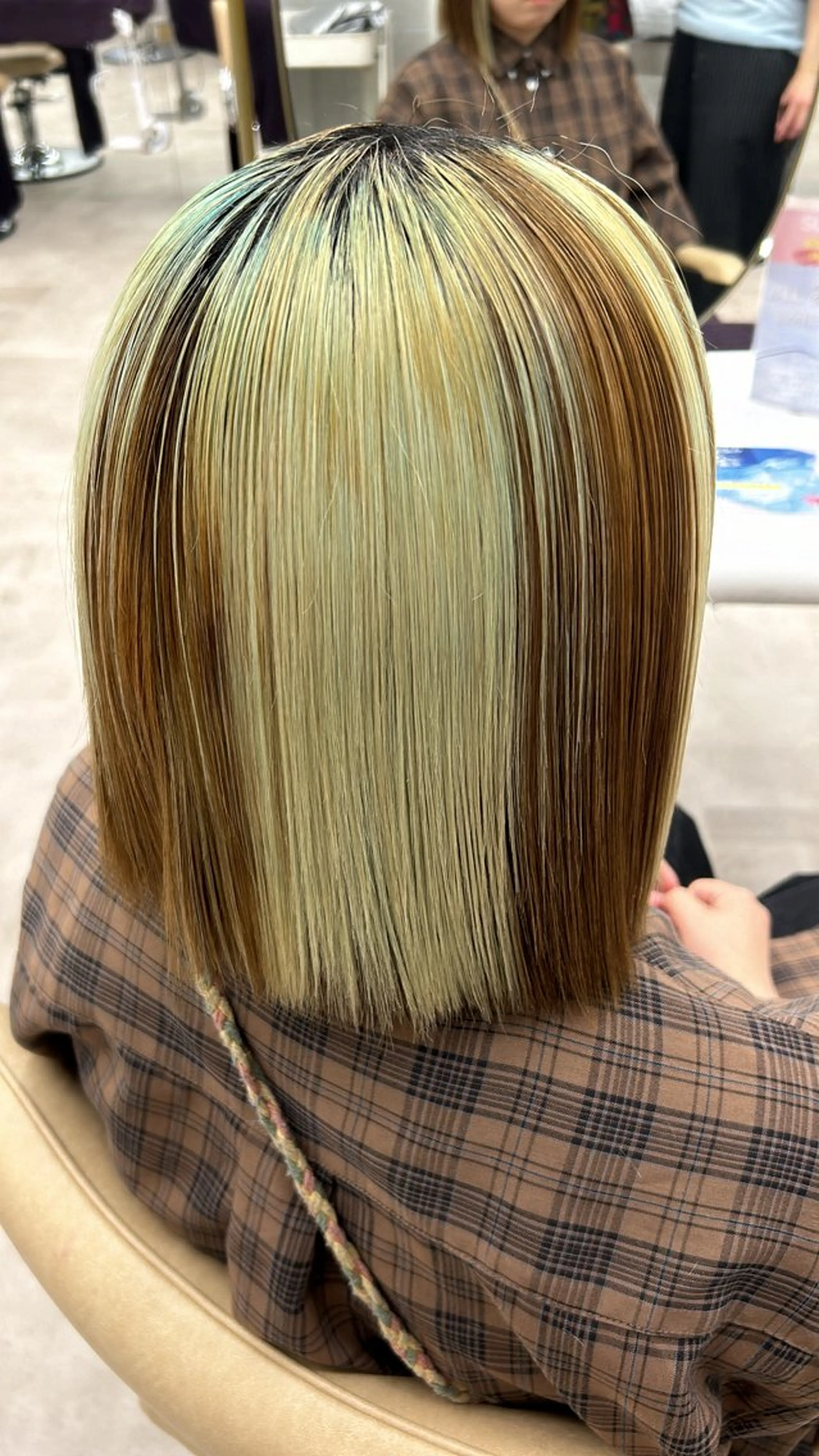 ミディアム ハルカ 透明感カラー 美髪縮毛矯正🥣のヘアスタイル