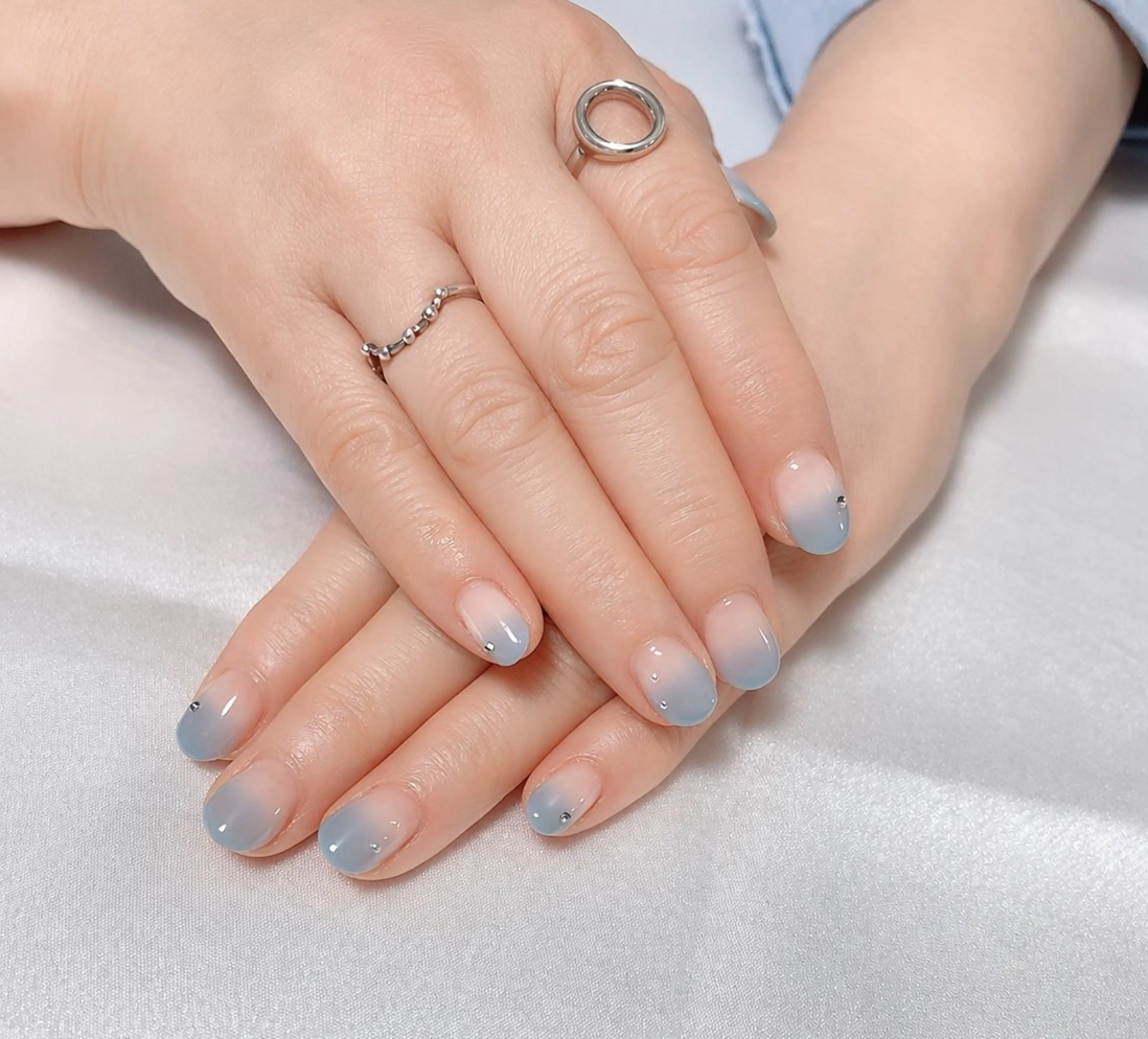 ネイル ブルー グラデーション オフィスネイル nail lumièreのネイルデザイン