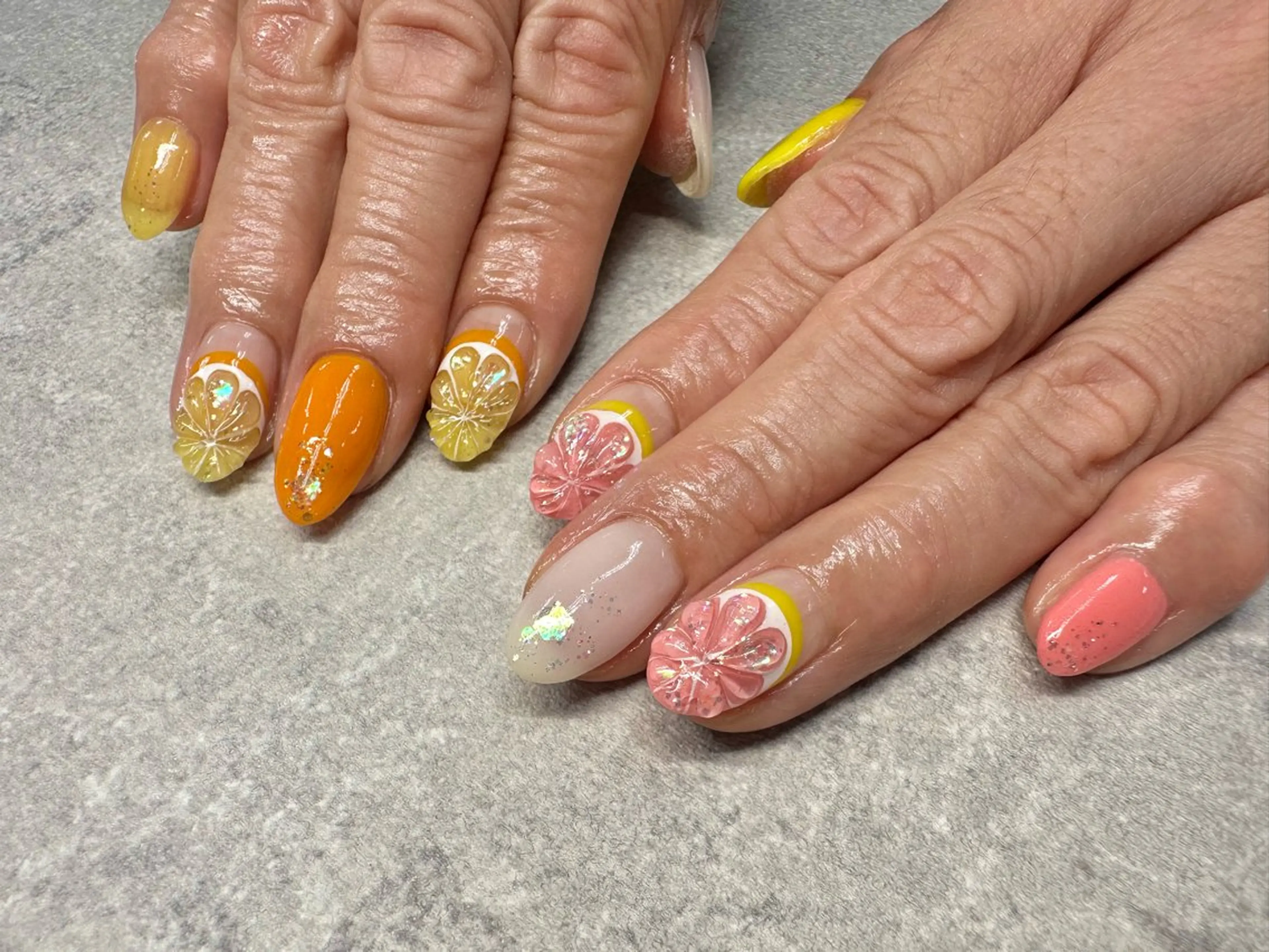 ネイル フットネイル フレンチネイル グラデーション キラキラネイル 韓国ネイル ハンドネイル 高多 瑠美のネイルデザイン