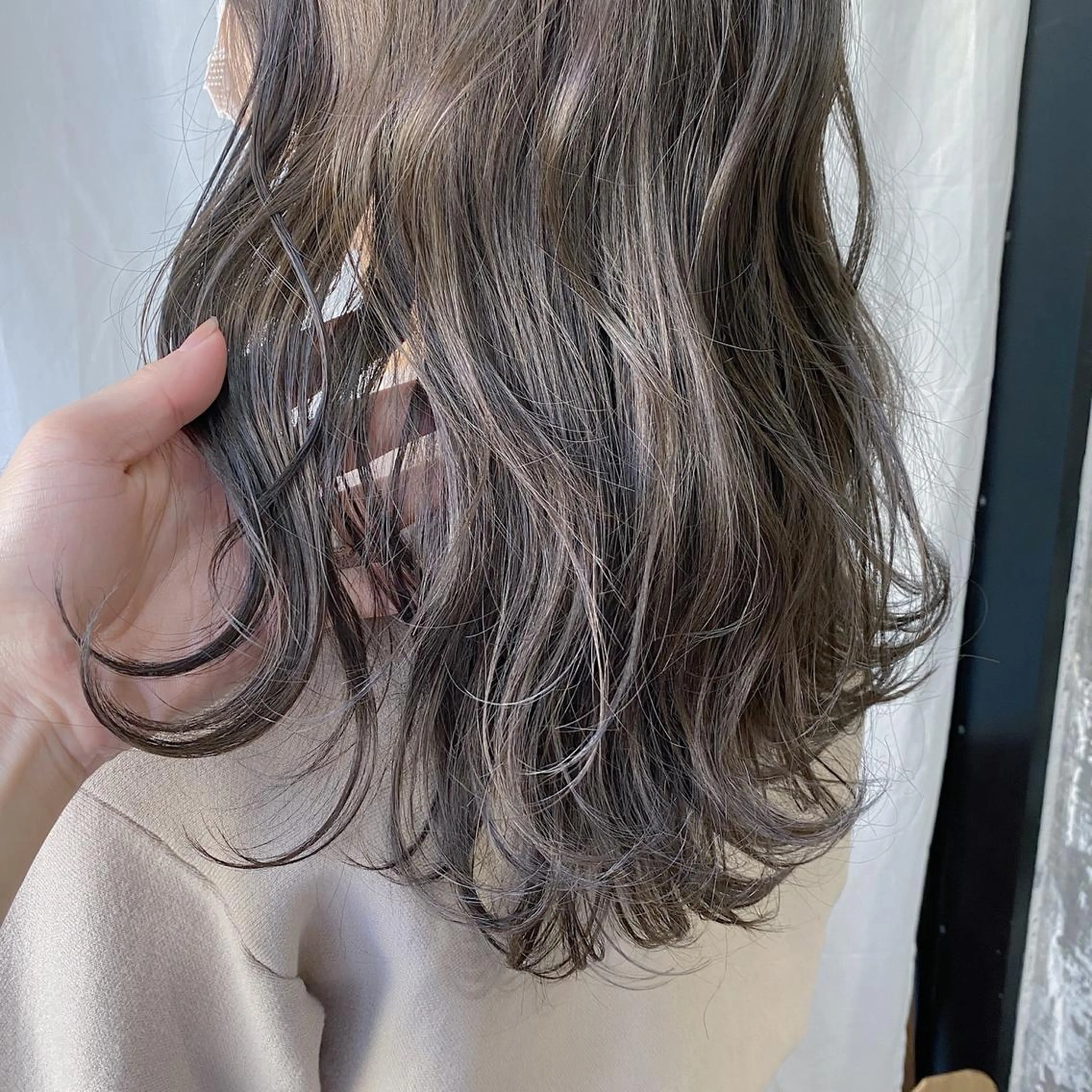 ミディアム カラー ベージュカラー グレージュ ミルクティーベージュ ヘアカラー キタダ ヒロキのヘアスタイル