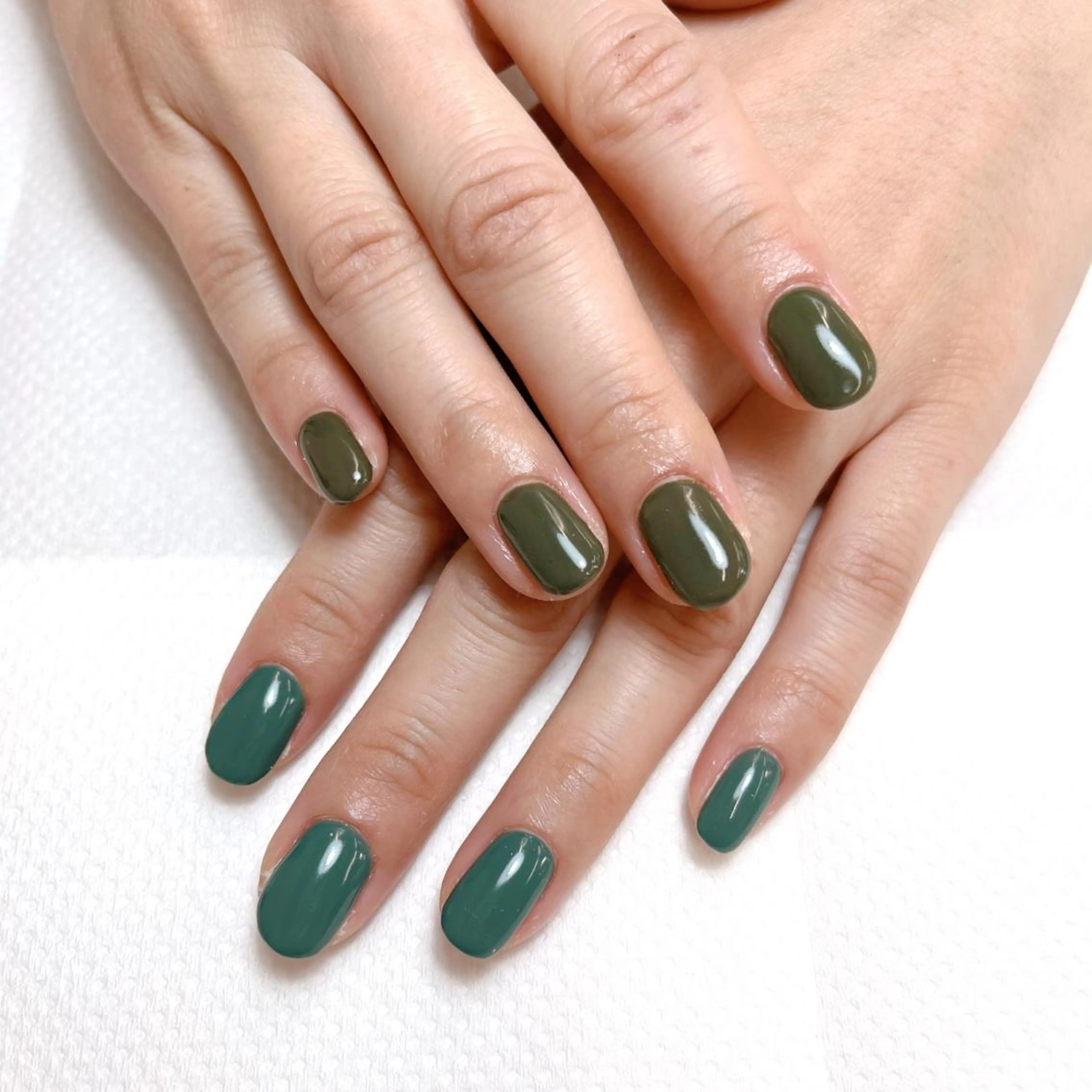 ネイル グリーン ワンカラーネイル 【MAXKELLY】 AOYAMAのネイルデザイン