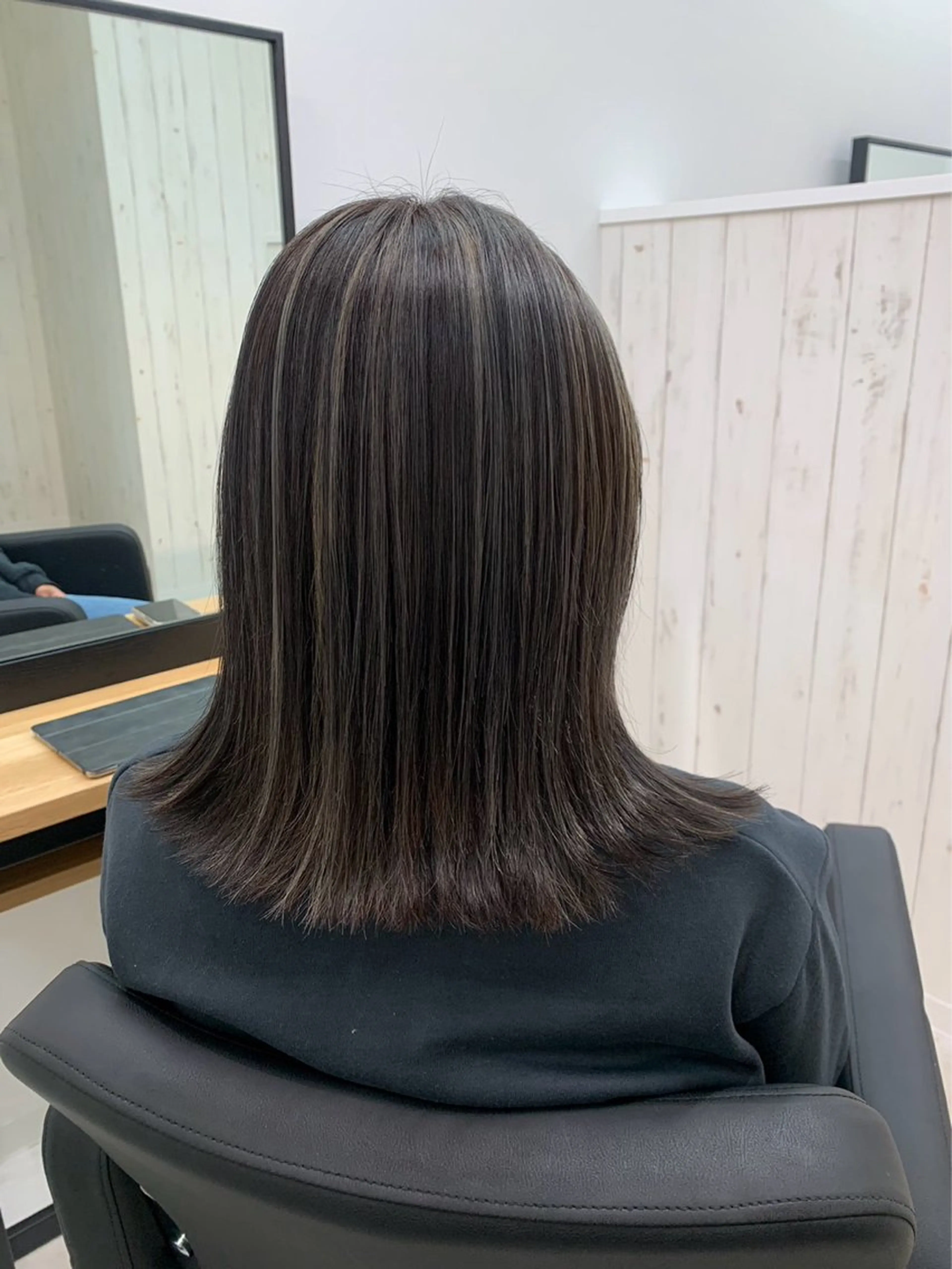ミディアム カラー ヘアカラー 天野 真依子のヘアスタイル