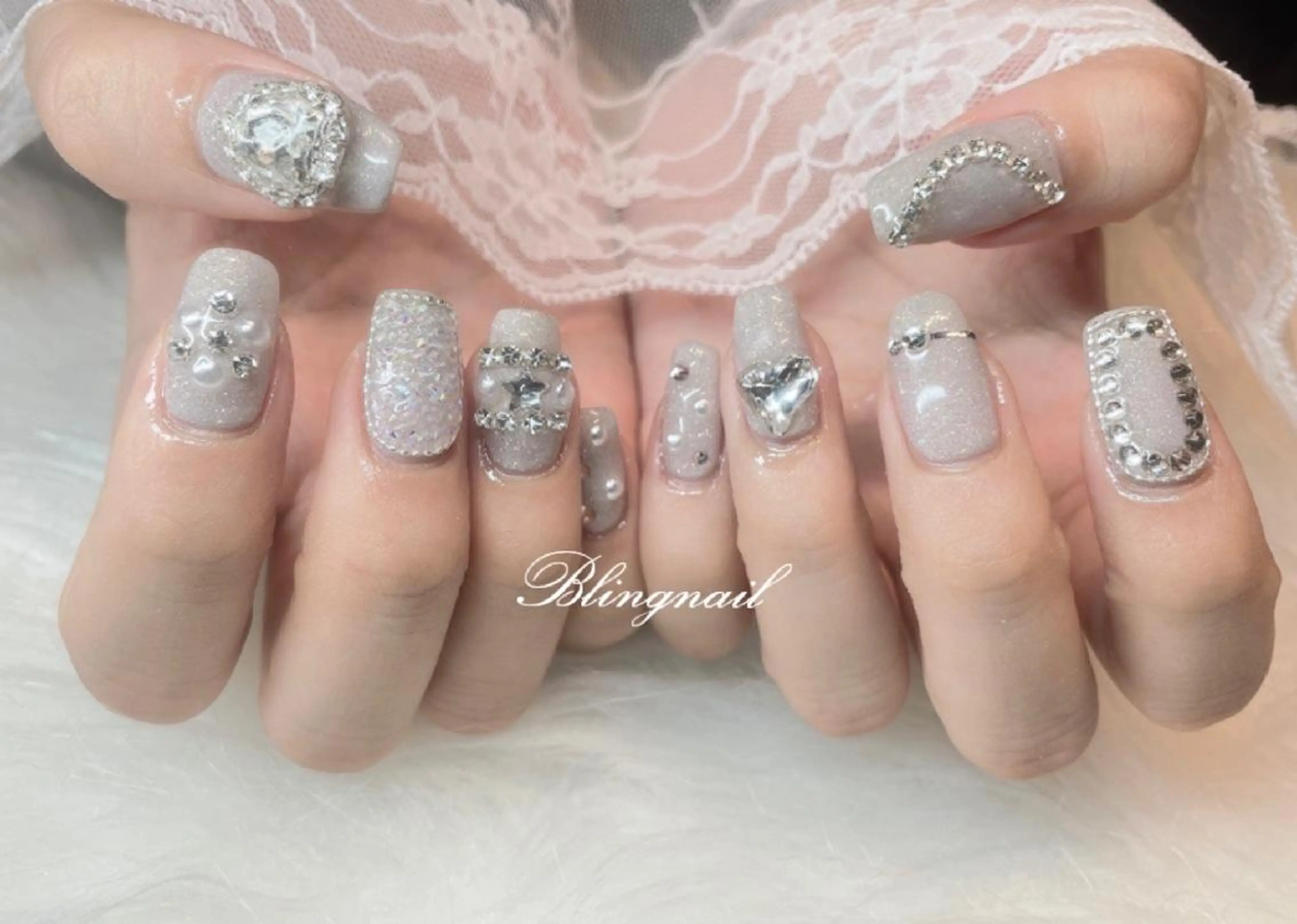 ネイル 23時まで❤︎韓国、 ワンホンネイルのネイルデザイン