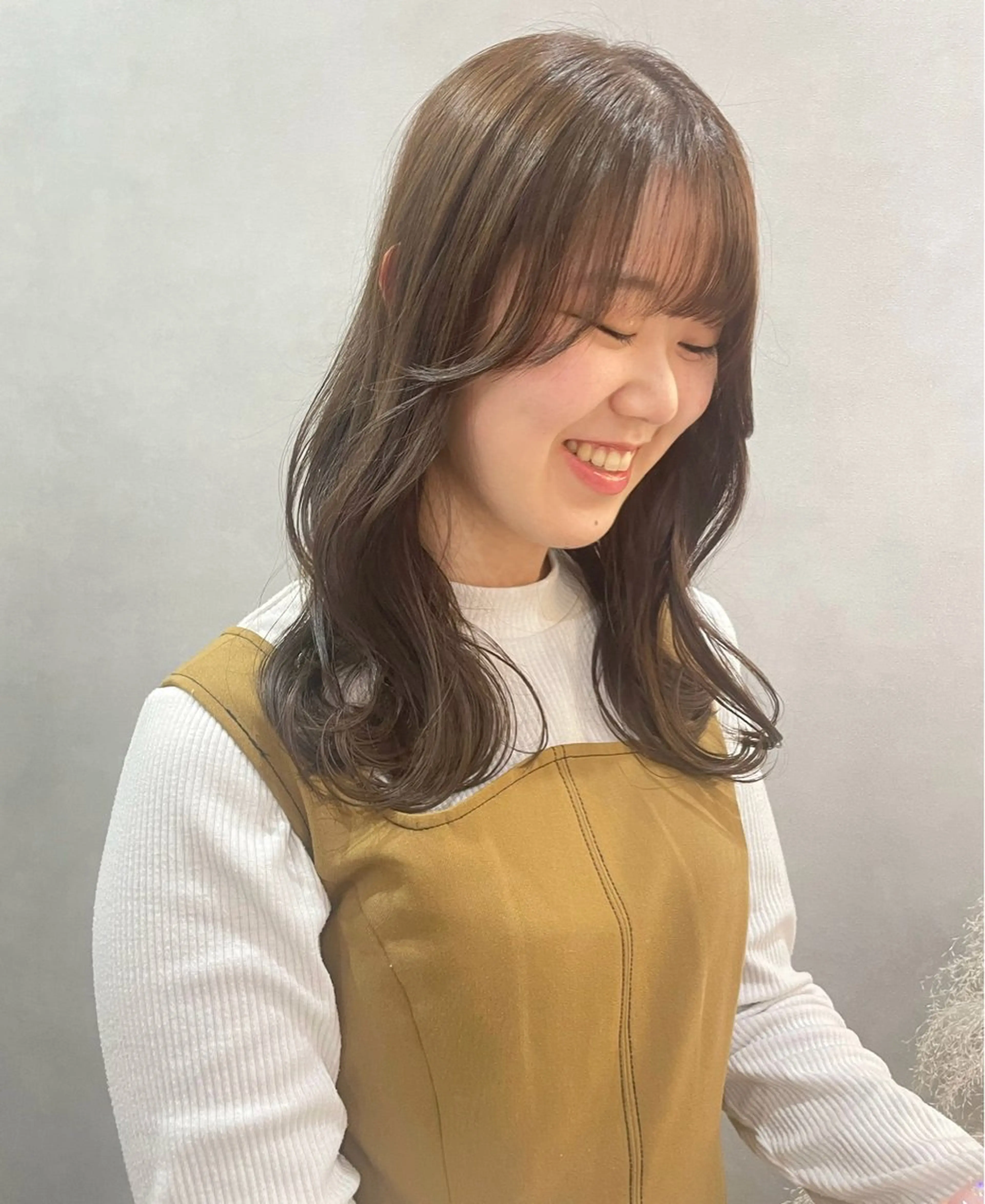 セミロング カラー オリーブカラー 髪質改善 カット ヘアカラー トリートメント ANNA 🧸のヘアスタイル