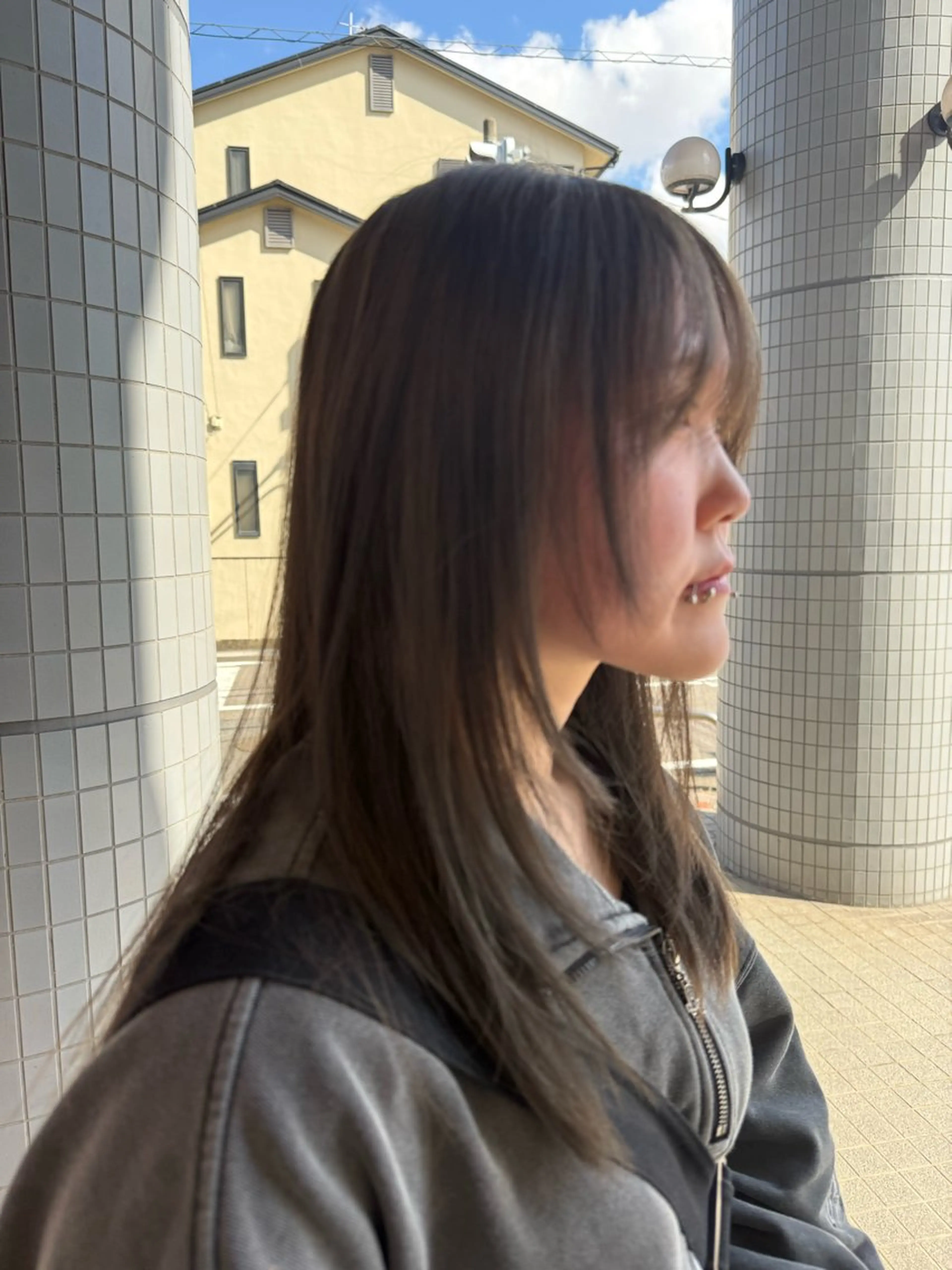 ロング カラー ブリーチ 透明感カラー グレージュ 顔まわりレイヤー レイヤーカット カット ヘアカラー トリートメント Lien.テラダ 各務原スタイリストのヘアスタイル