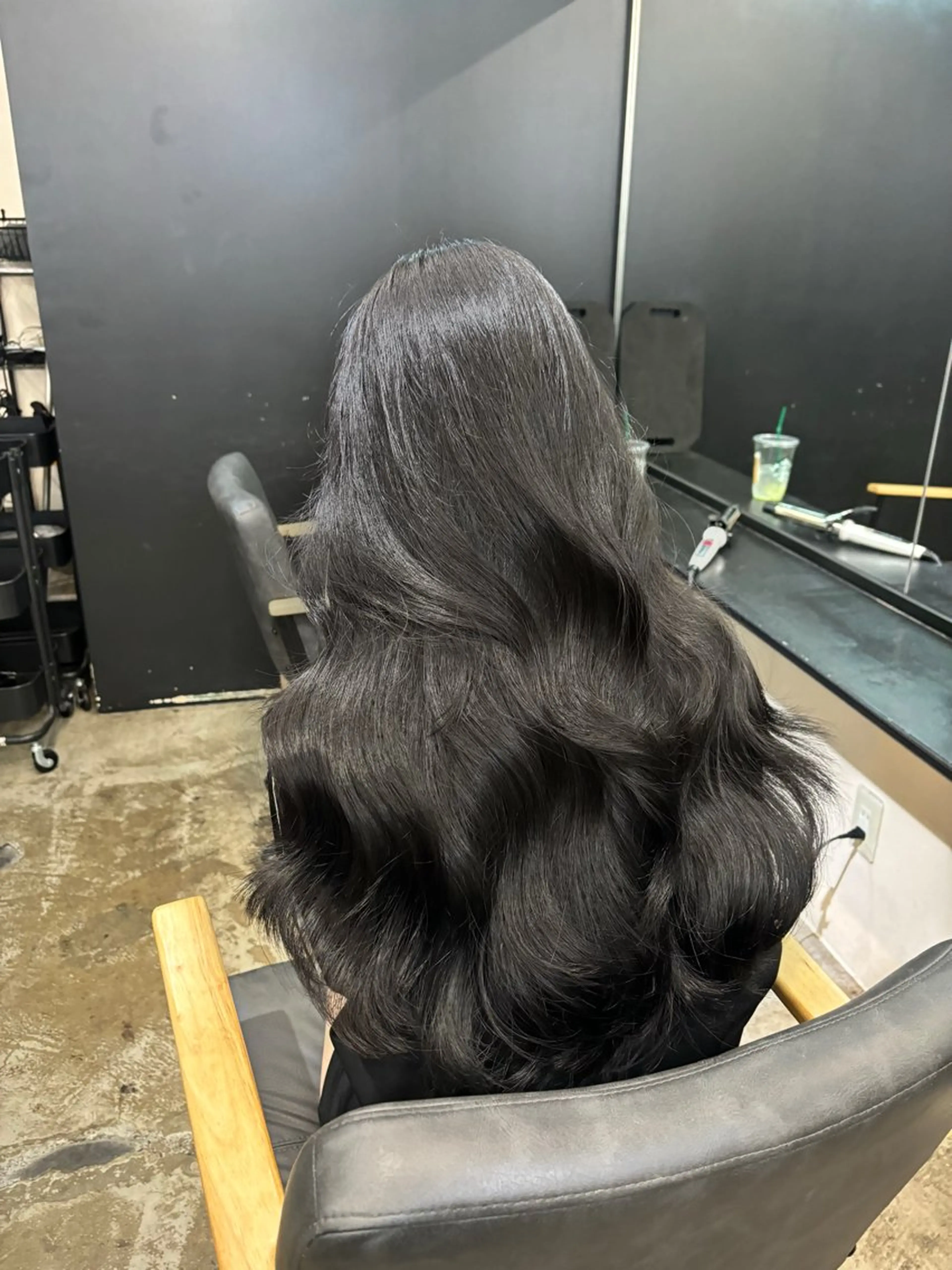 ロング カラー ヘアカラー トリートメント オリーブベージュ 🫒🩶Rianaのヘアスタイル