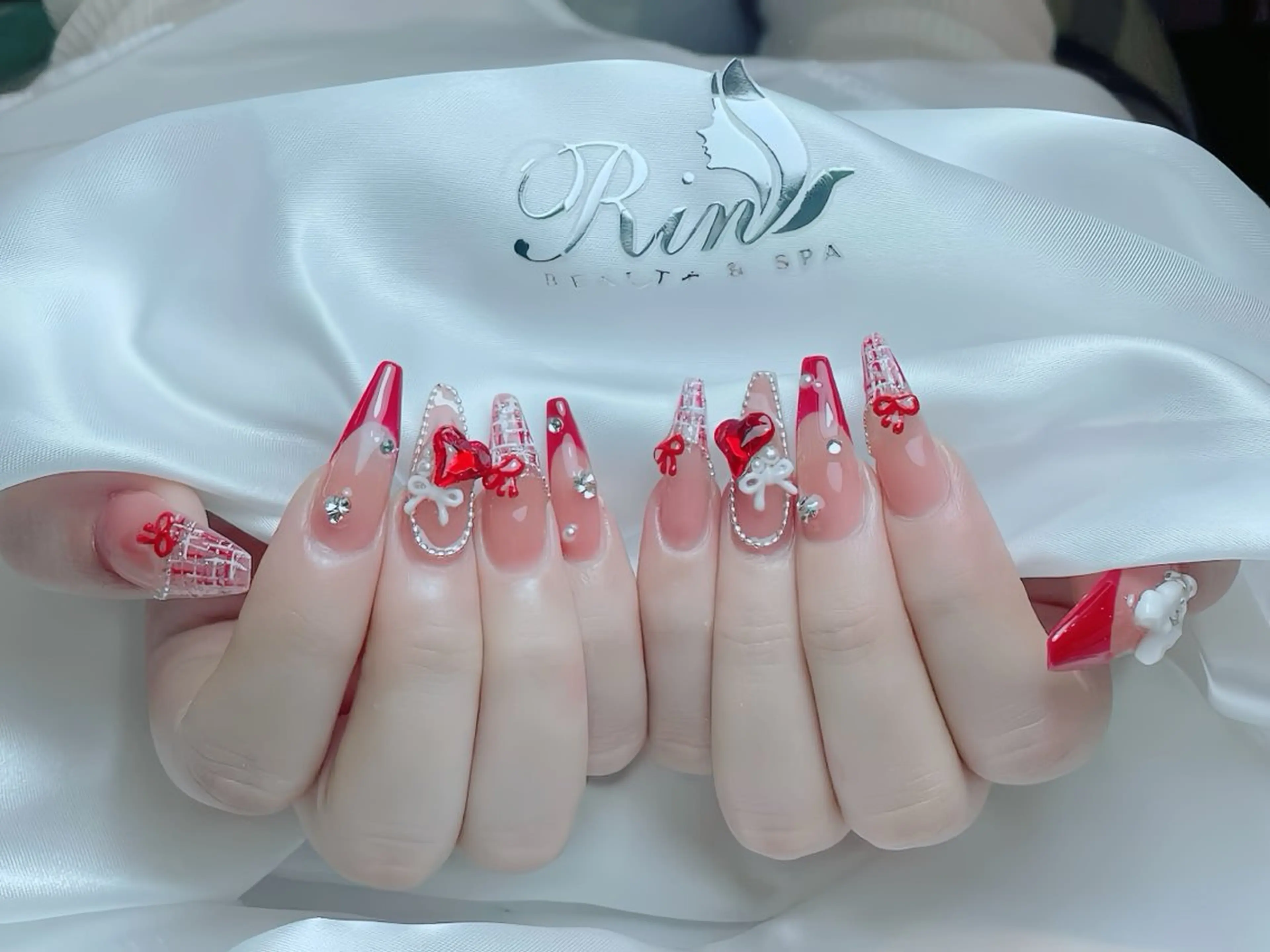 ネイル アートネイル チークネイル 桜ネイル フレンチネイル ガラスフレンチ Rin Nail 新大久保店のネイルデザイン