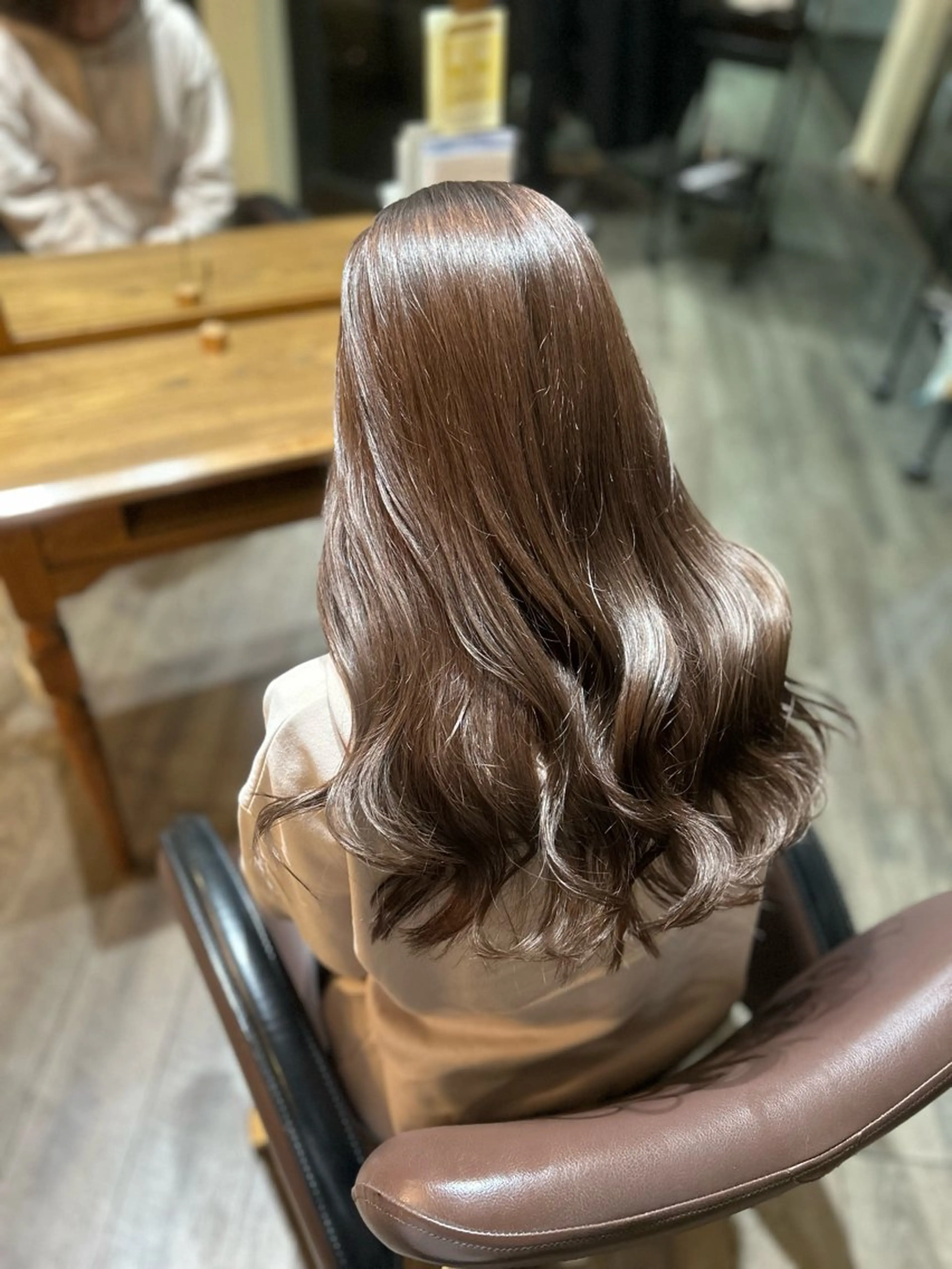 ロング カラー ブリーチ ブラウンカラー ショコラブラウン ダブルカラー ブリーチなしカラー カット ヘアカラー トリートメント 井上 花音のヘアスタイル