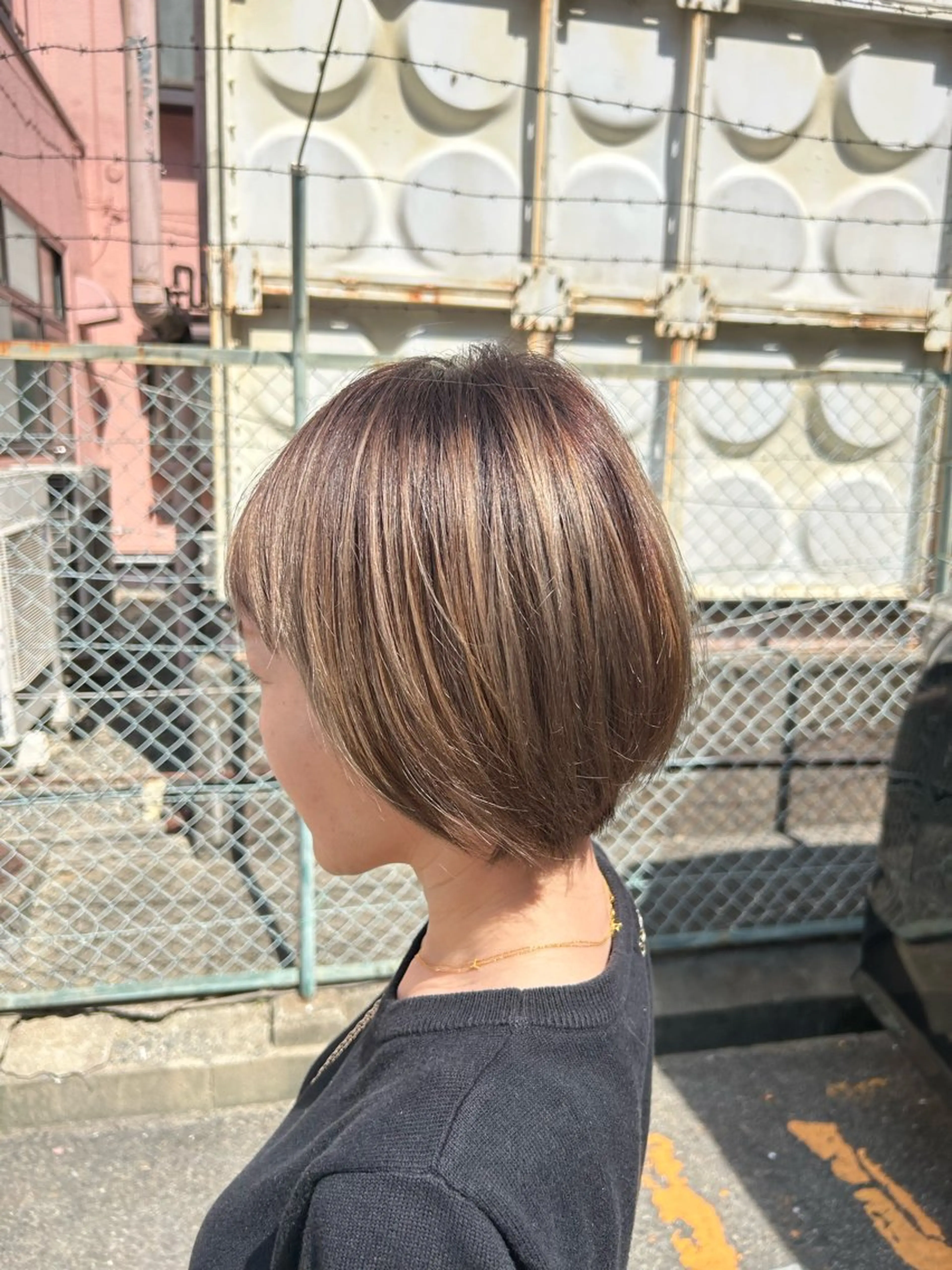 カラー ブリーチ グレージュ 西村 優那のヘアスタイル