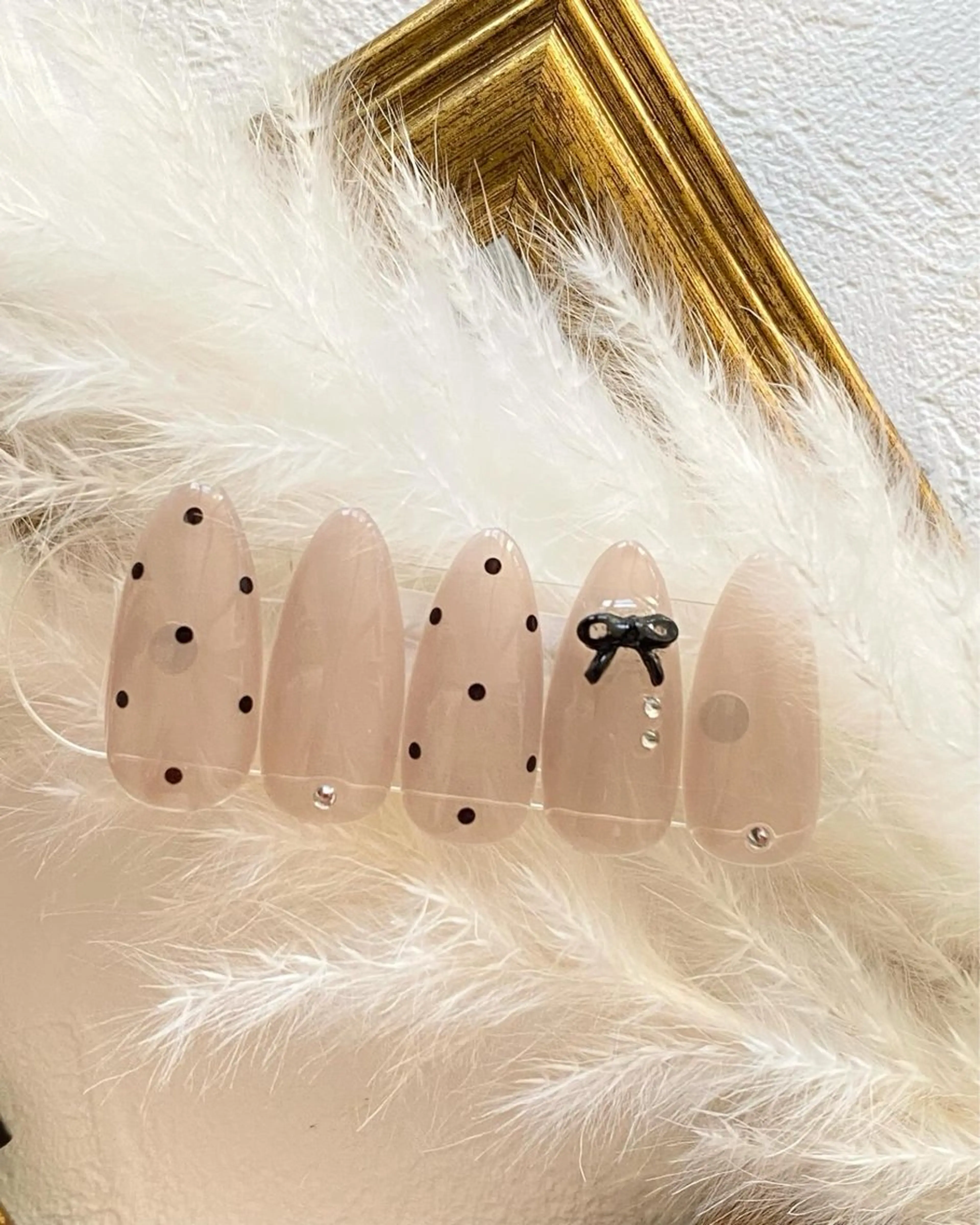 ネイル ドット オフィスネイル リボン iro+ nailのネイルデザイン